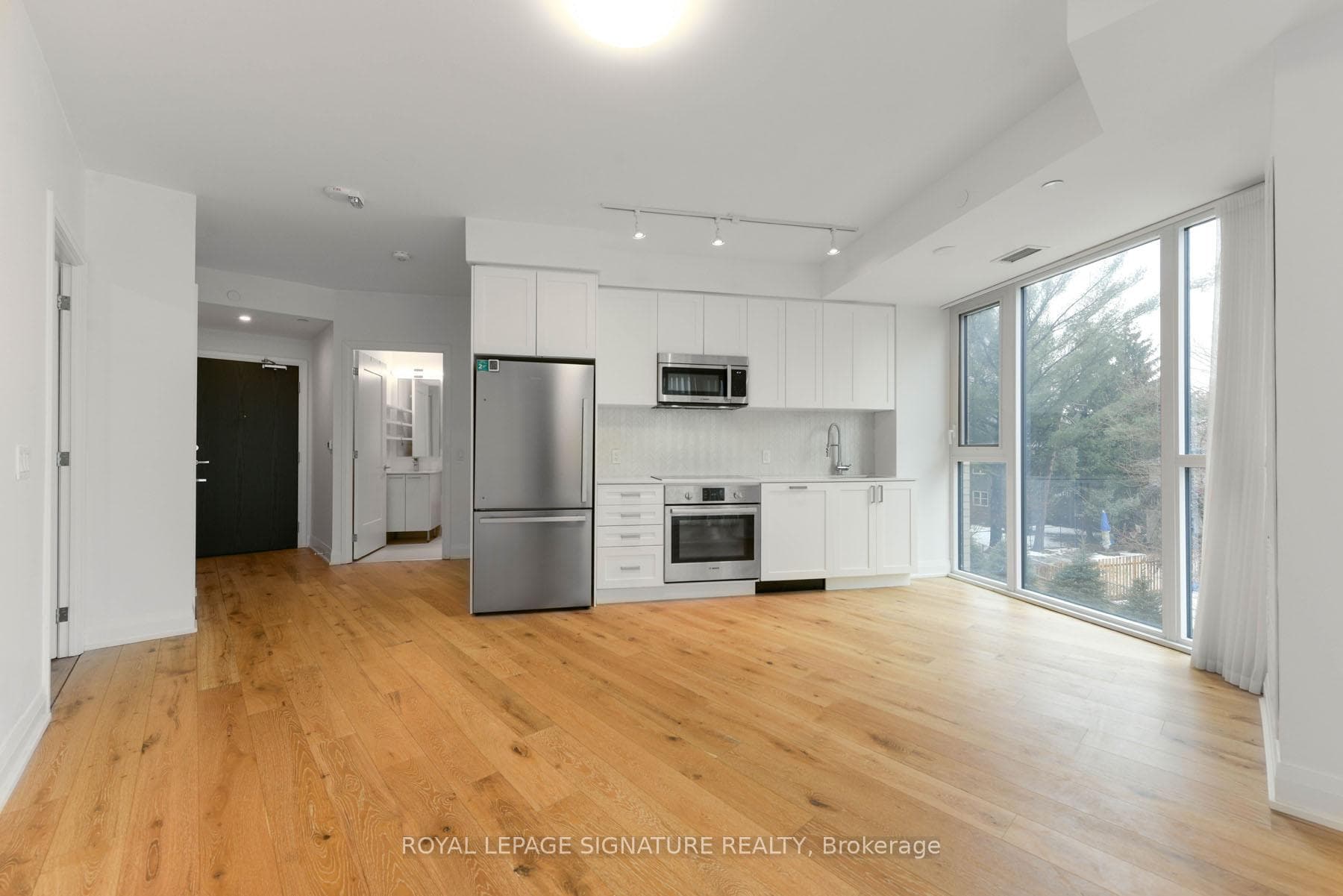 293 The Kingsway N/A Unit 210 photo 10