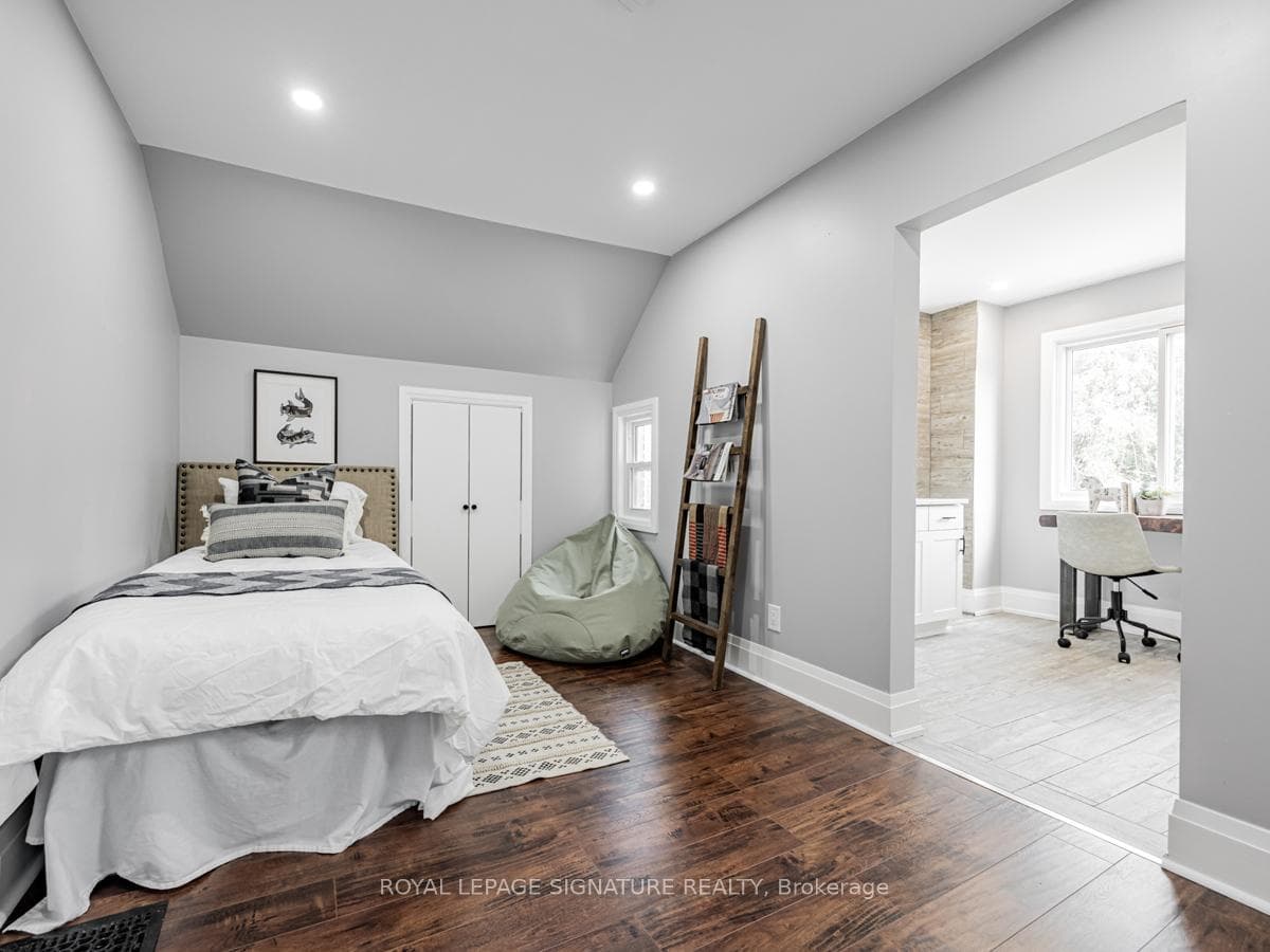 35 Rogers Road photo 26