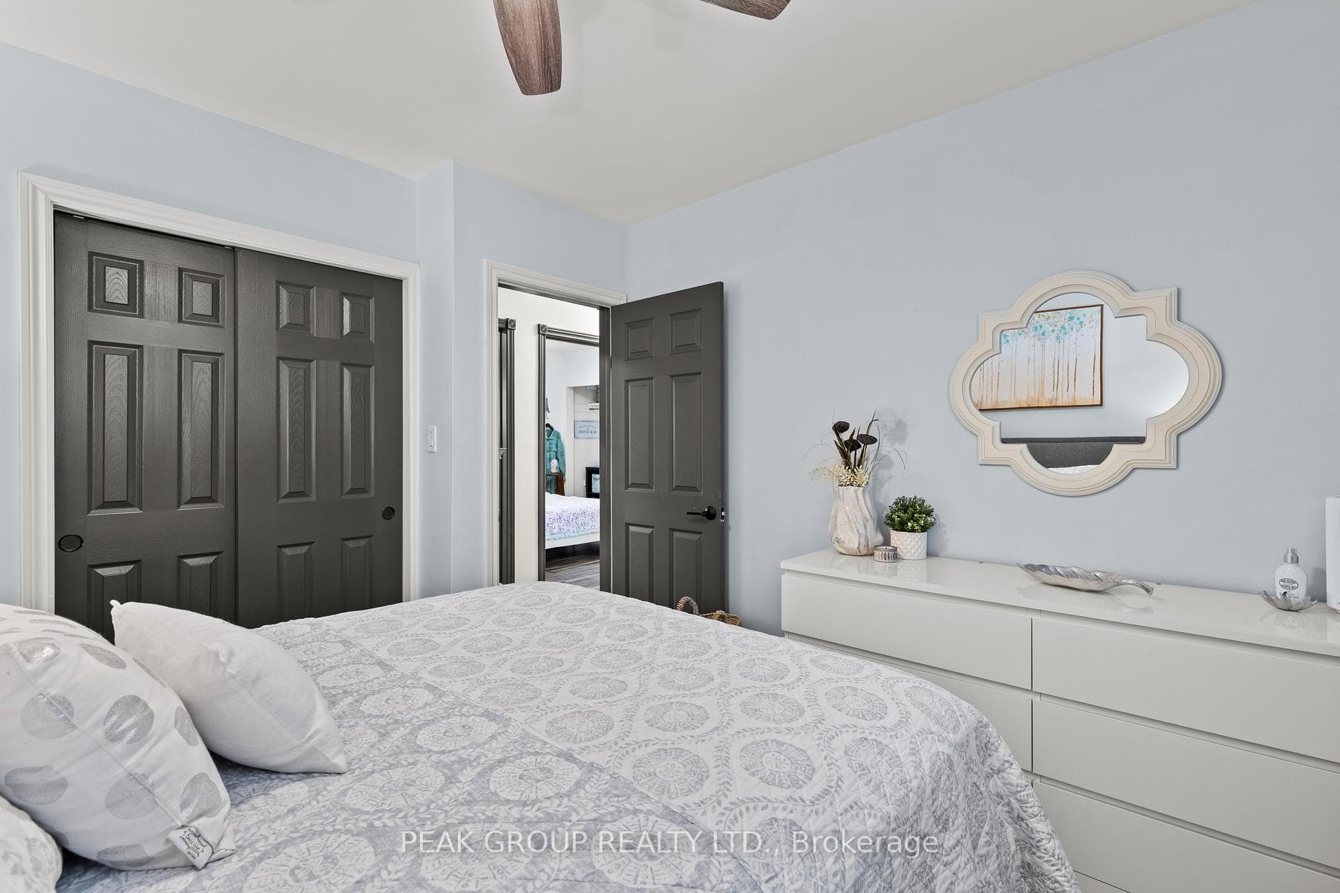 8 Roxanne Drive photo 18