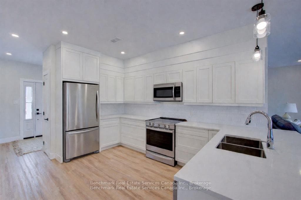 1182 Queen Street Unit 52 photo 5