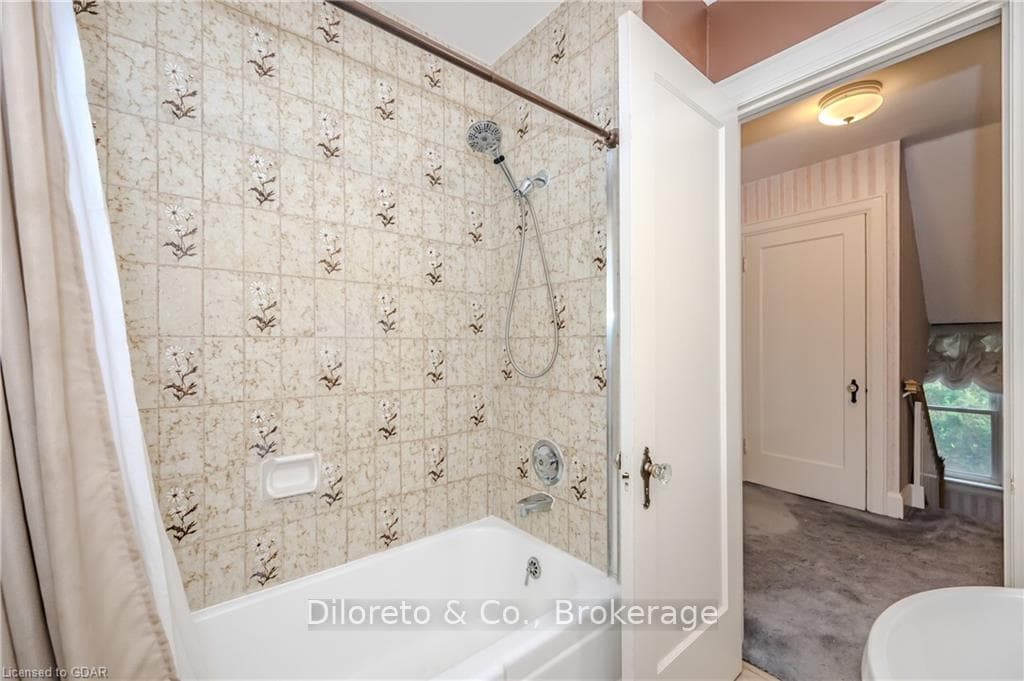 80 FORBES Avenue photo 25