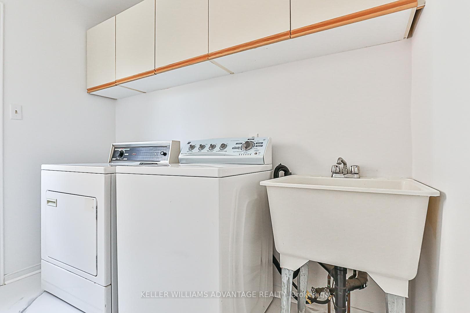 21 Mapson Crescent photo 24