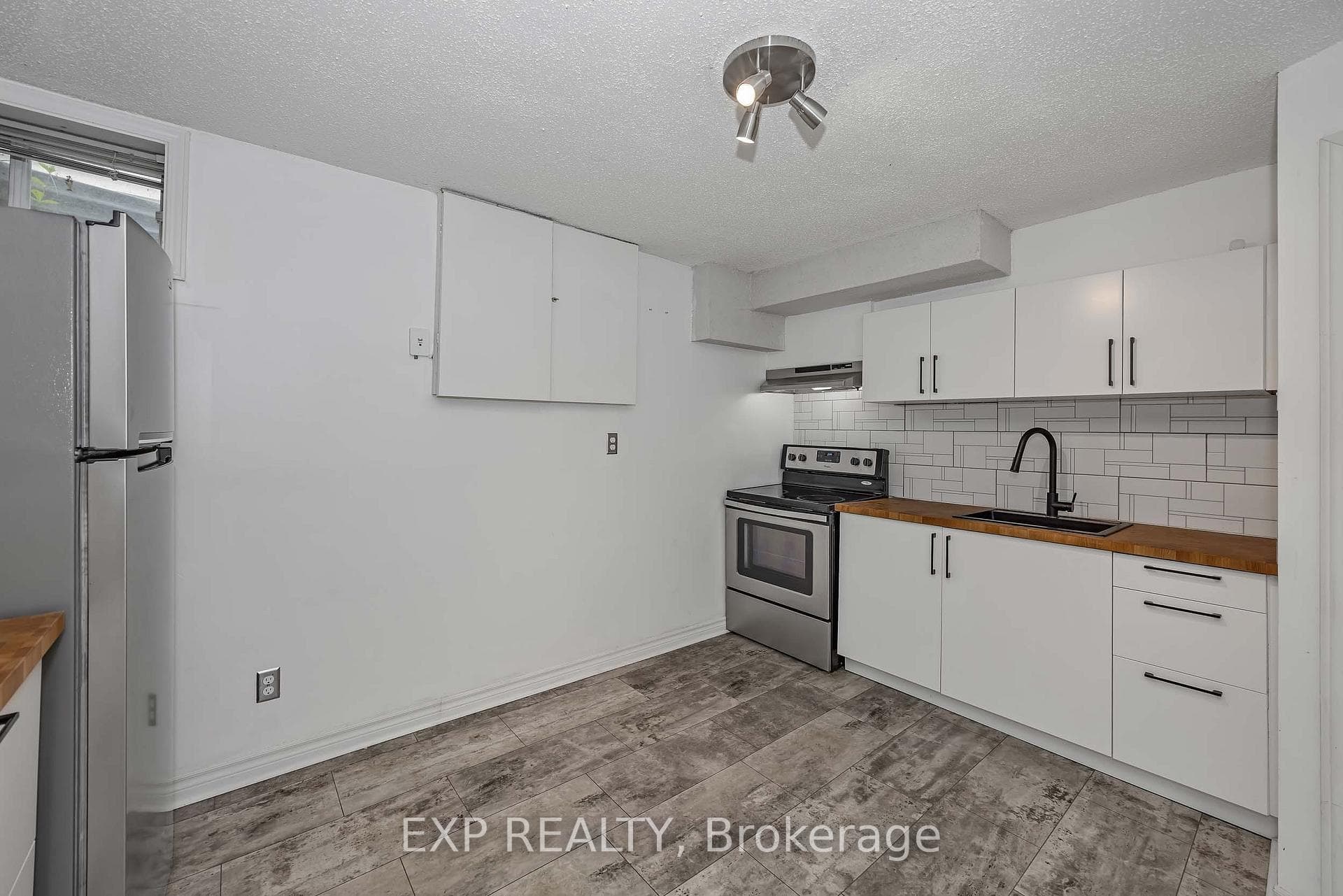 1797 Belval Crescent photo 32