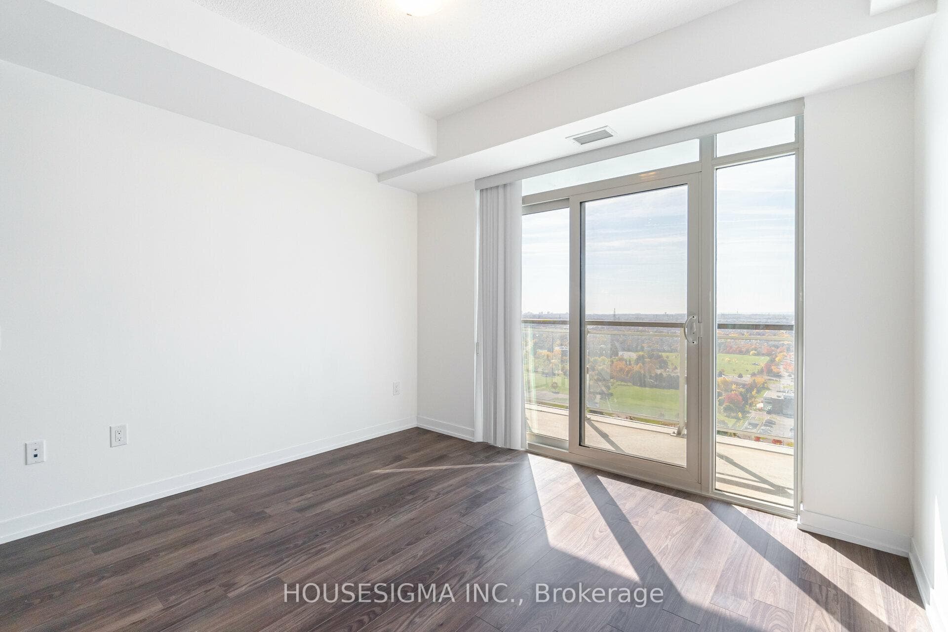 2560 Eglinton Avenue Unit 2109 photo 18