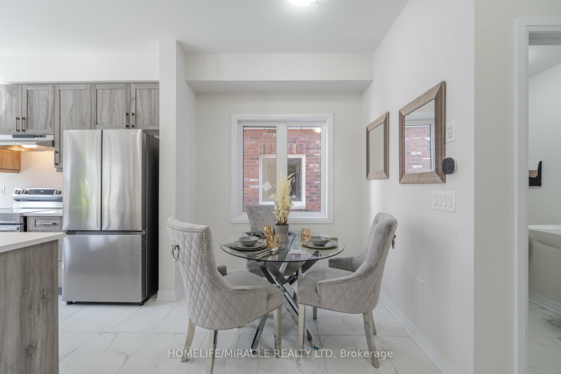432 Adelaide Street photo 6