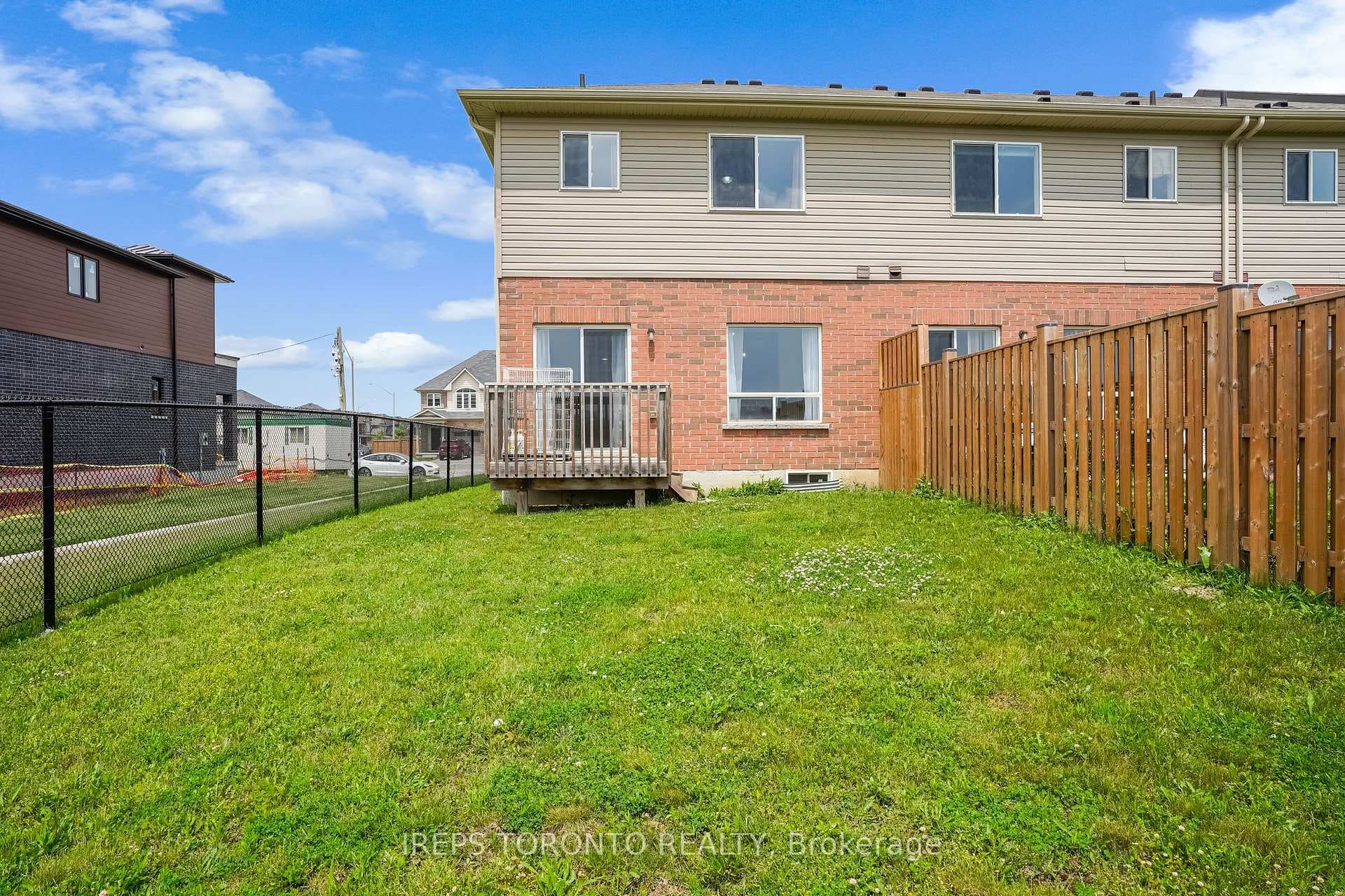 181 Lormont Boulevard photo 38