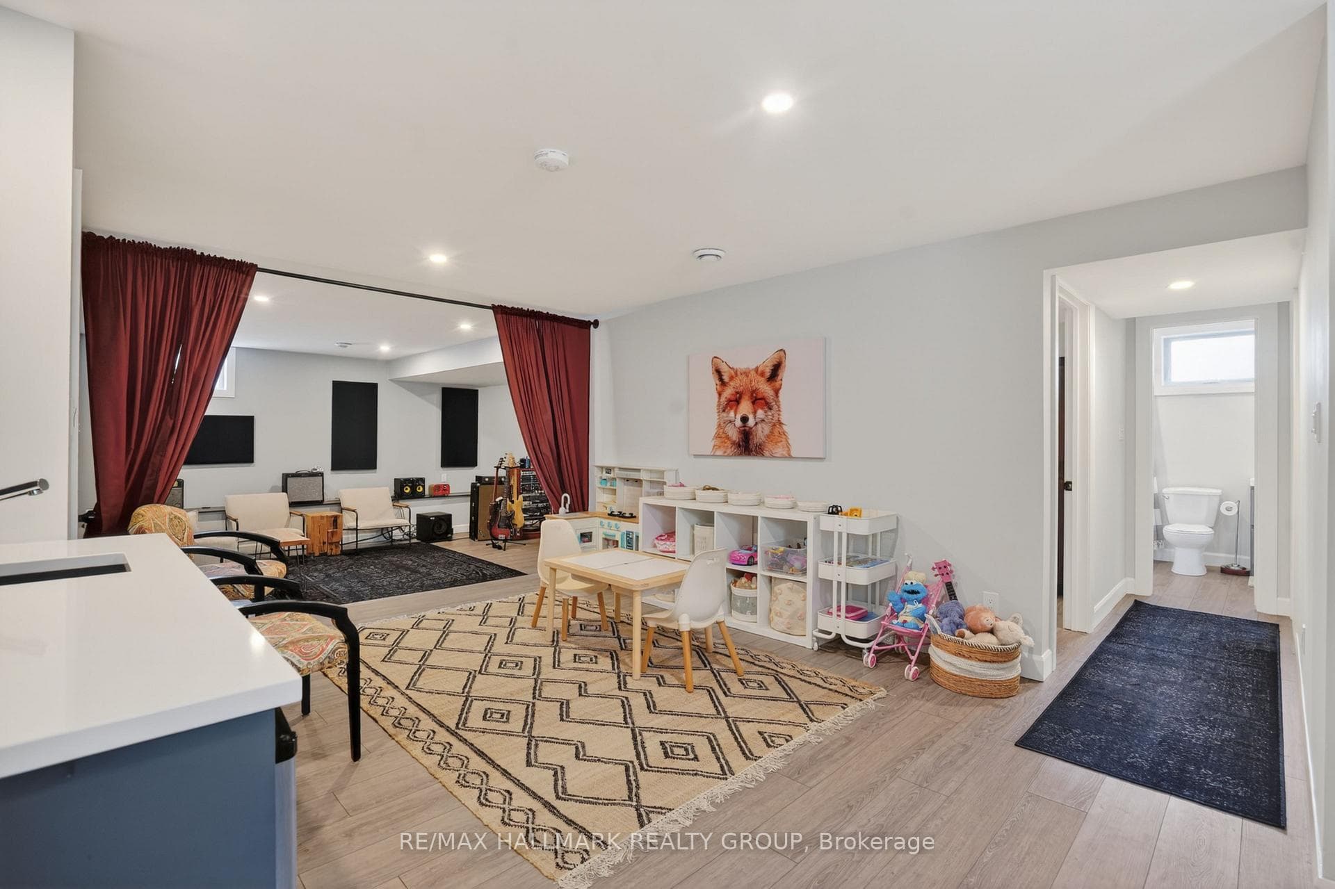 1583 MAXIME Street photo 24