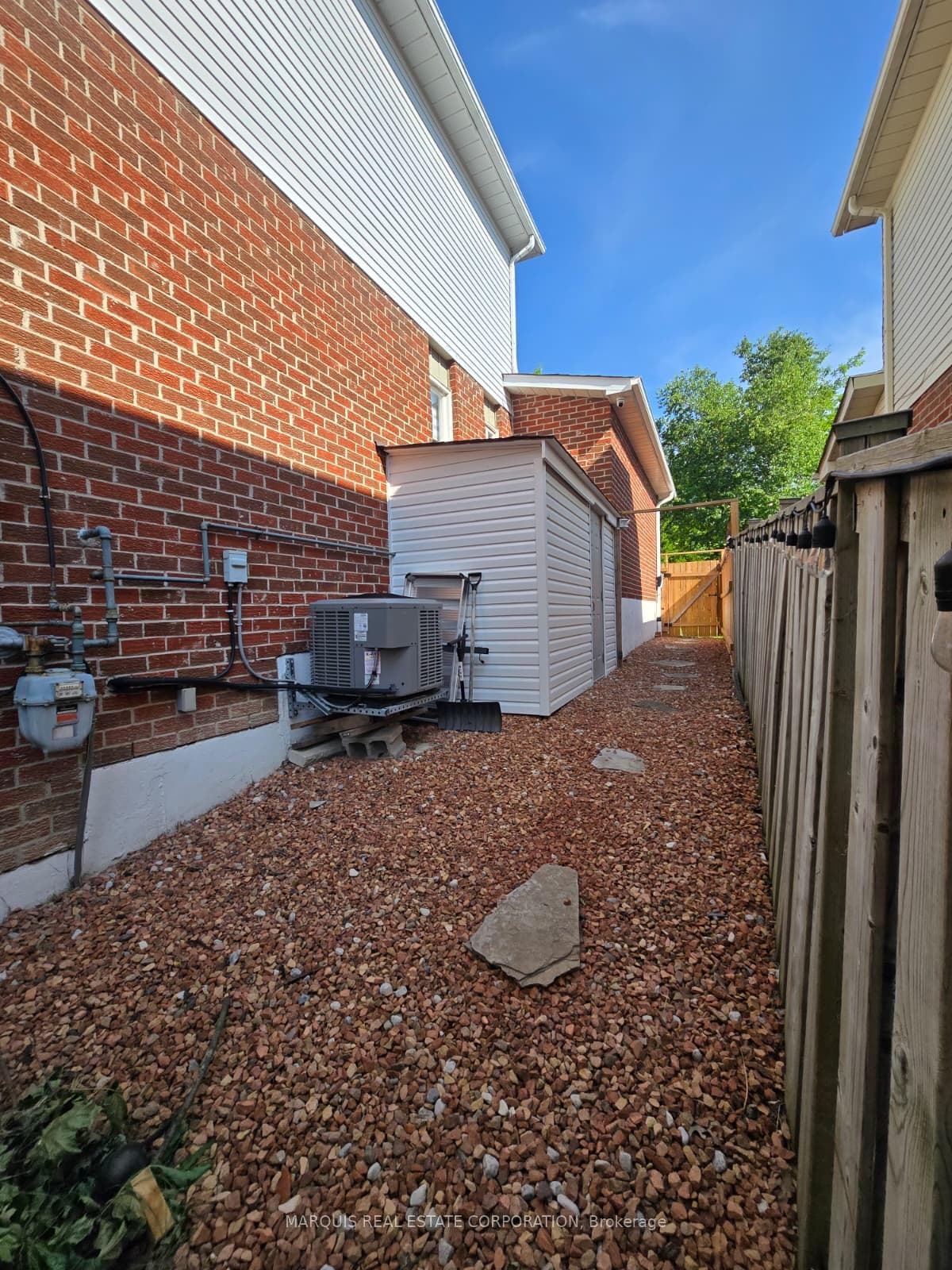 198 Forsyth Road photo 13