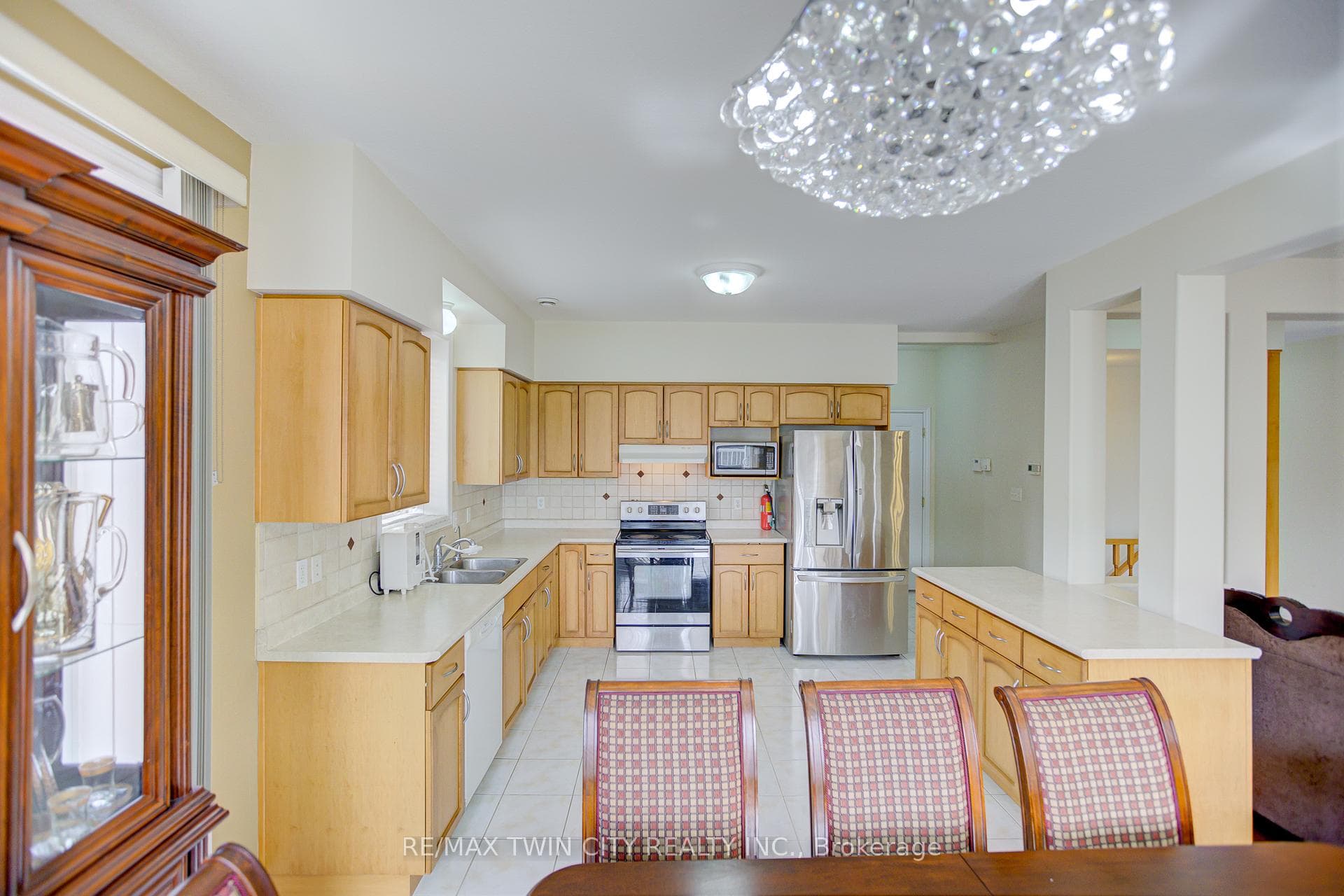 106 Country Clair Street photo 11