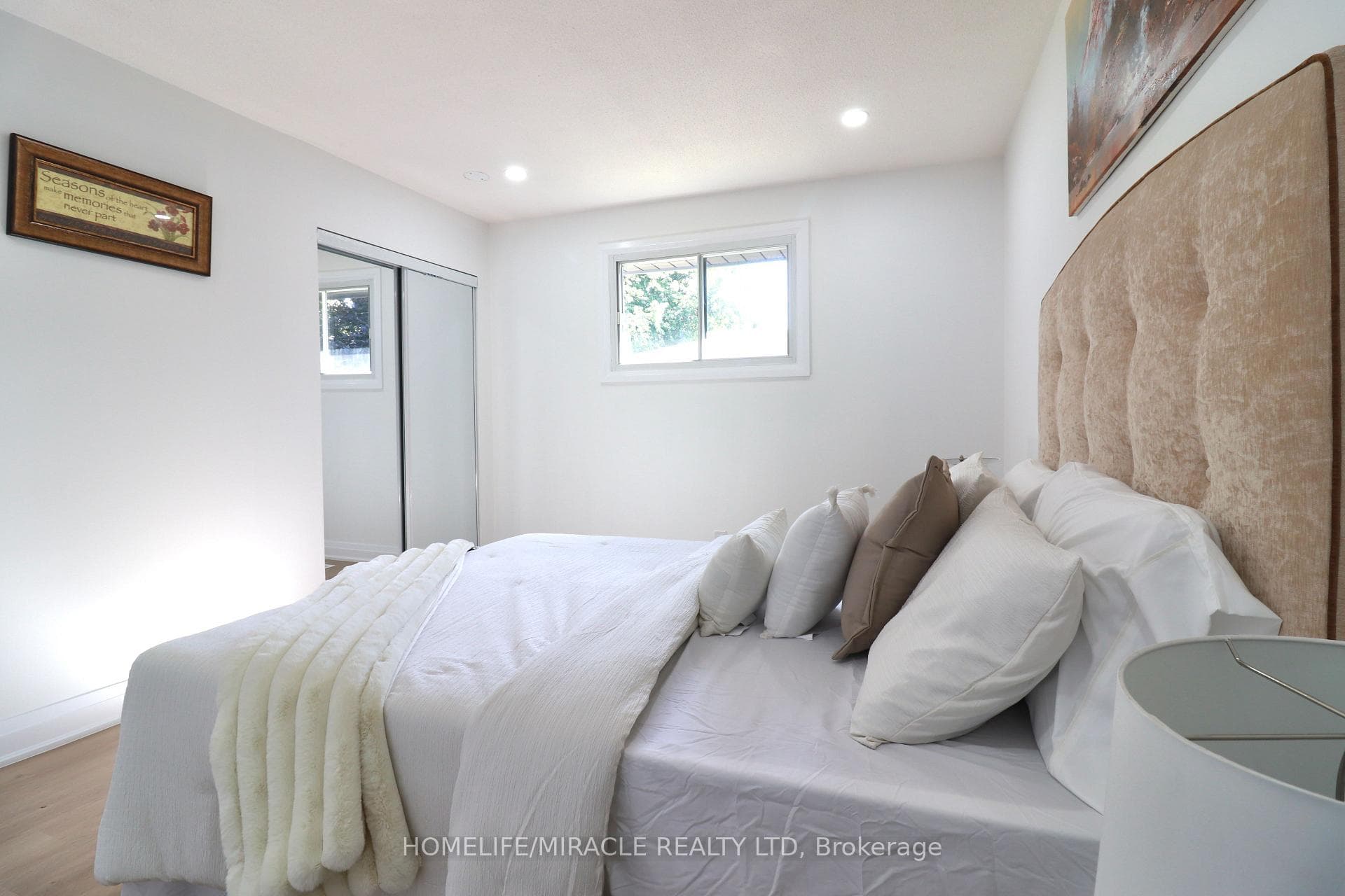 354 Lee Circle photo 17