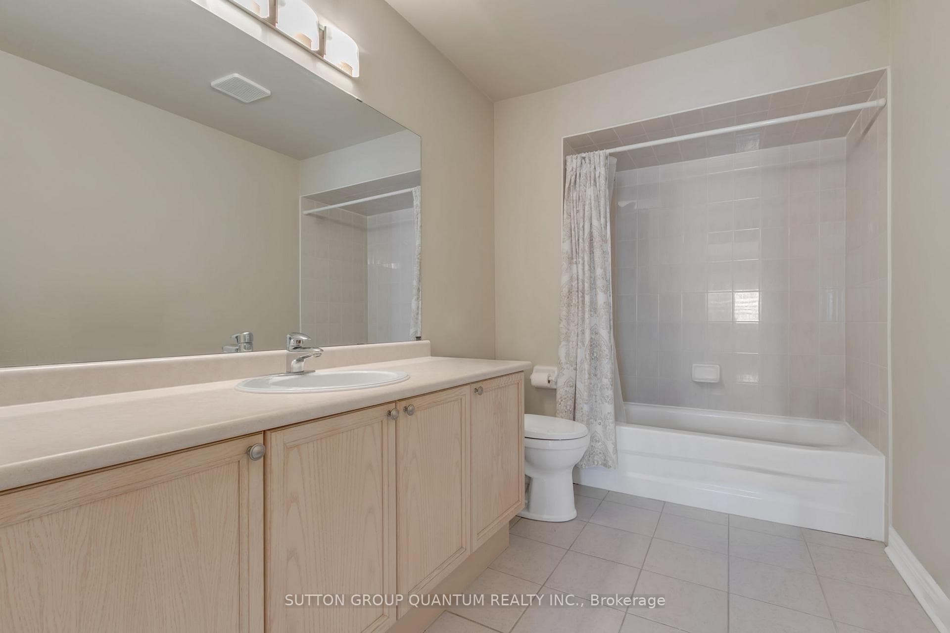 2250 ROCKINGHAM Drive Unit 43 photo 25