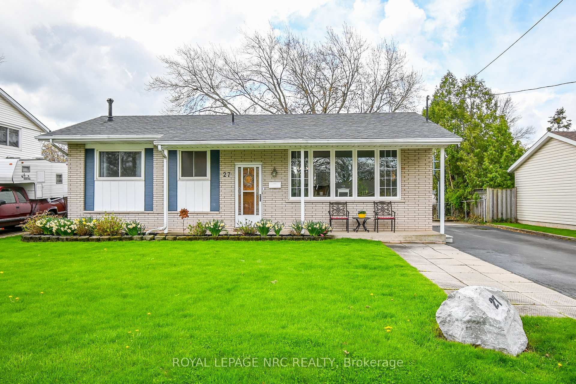 27 Forest Road photo 1