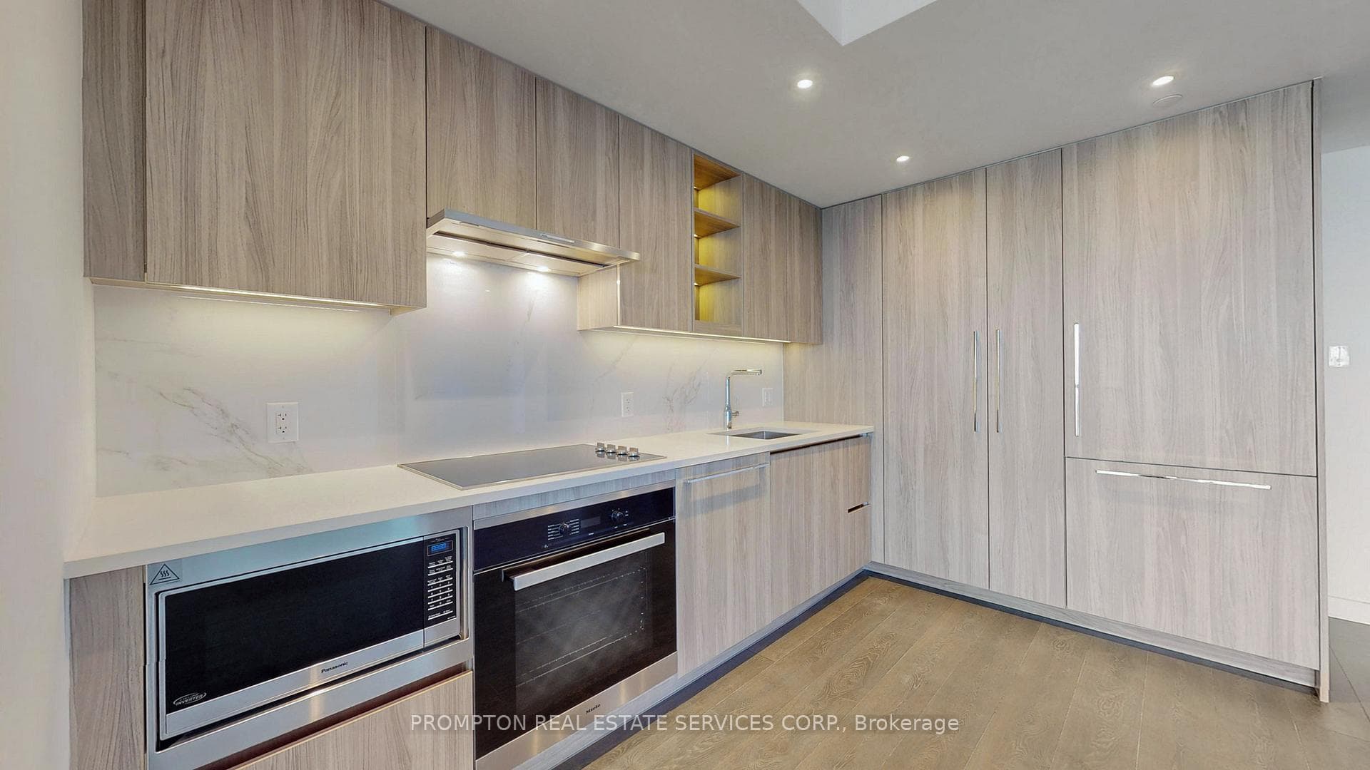 27 McMahon Drive Unit 2708 photo 30