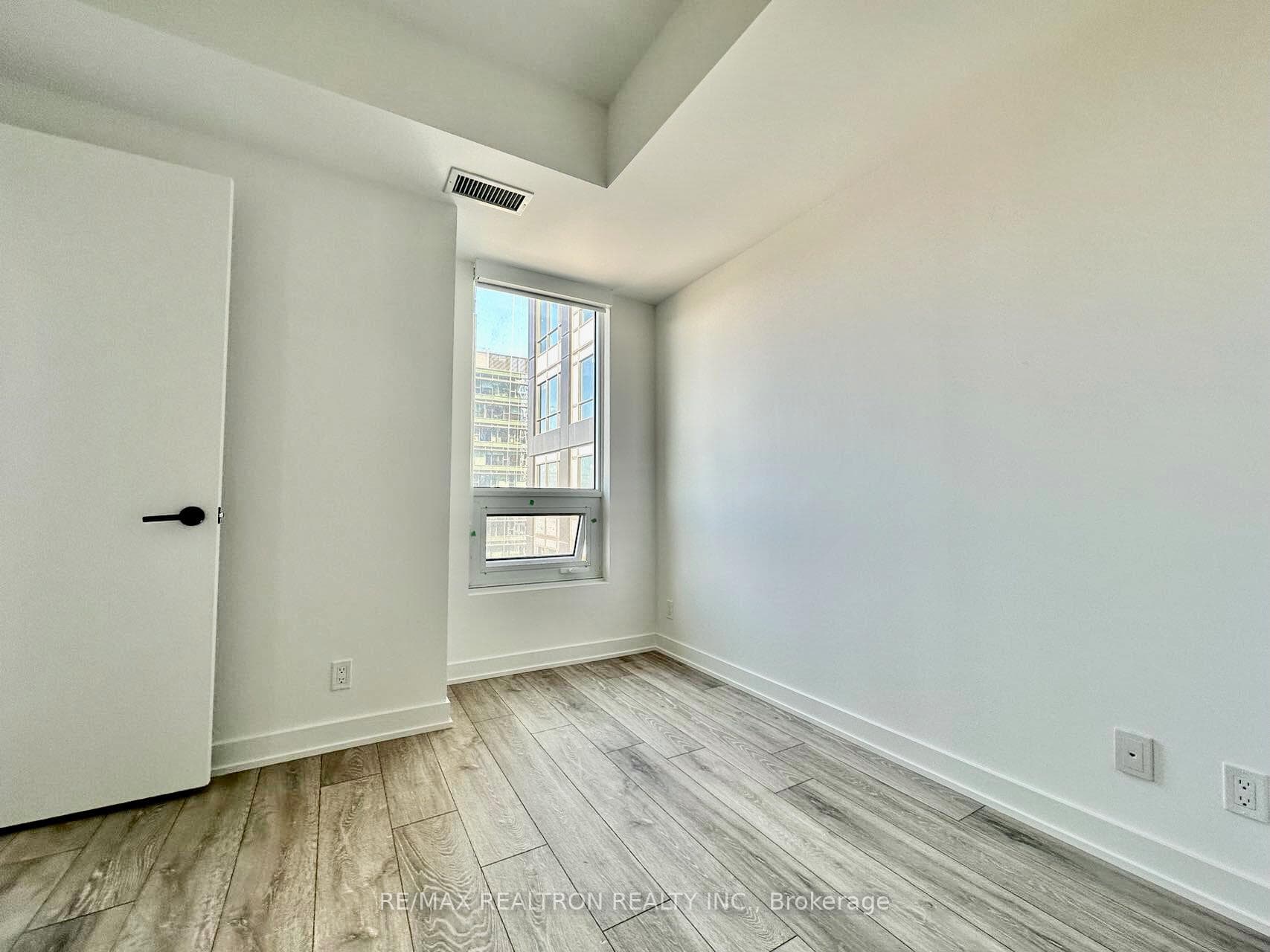 108 Peter Street Unit 1621 photo 12