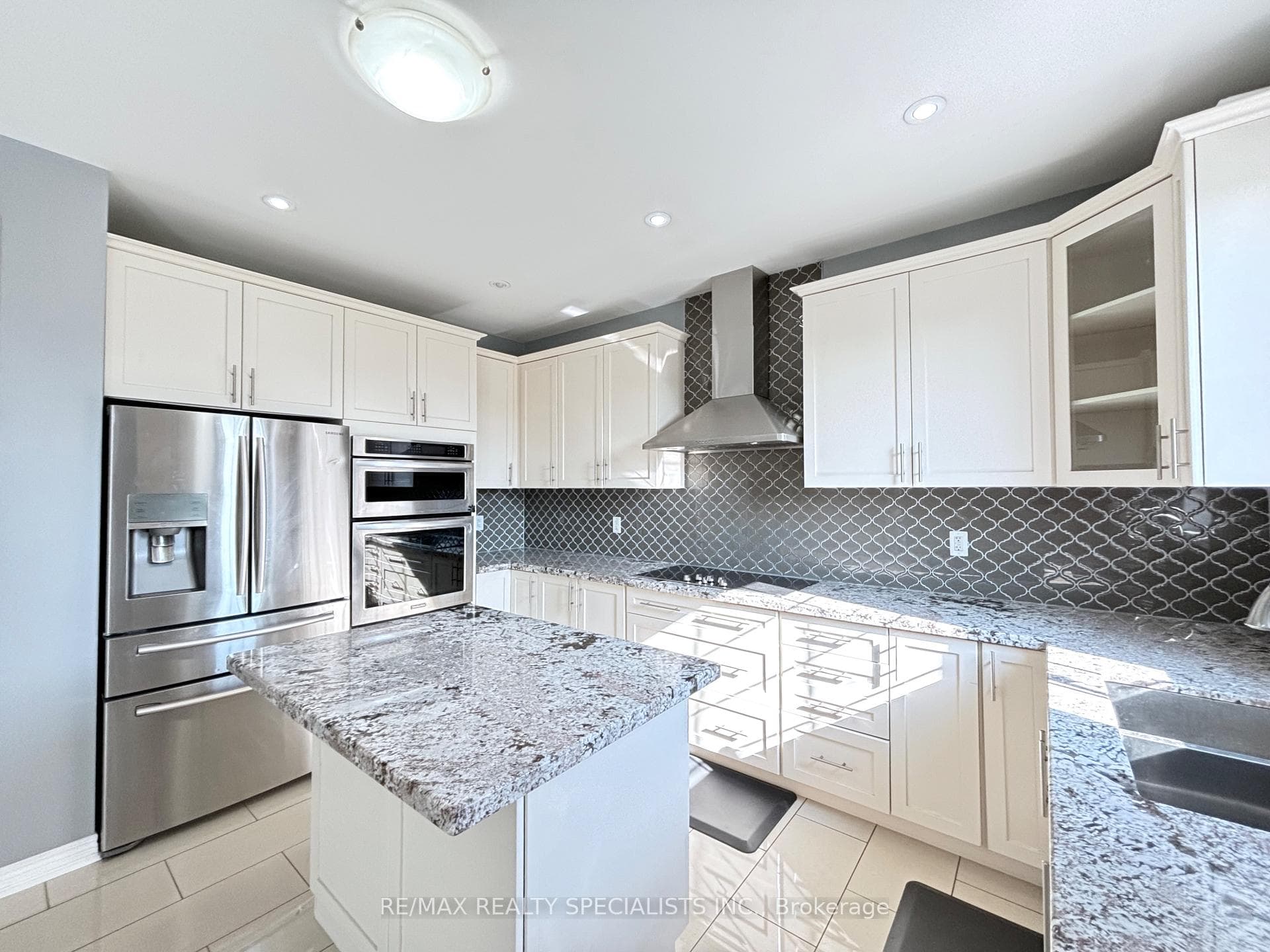 404 Mcgibbon Drive photo 12