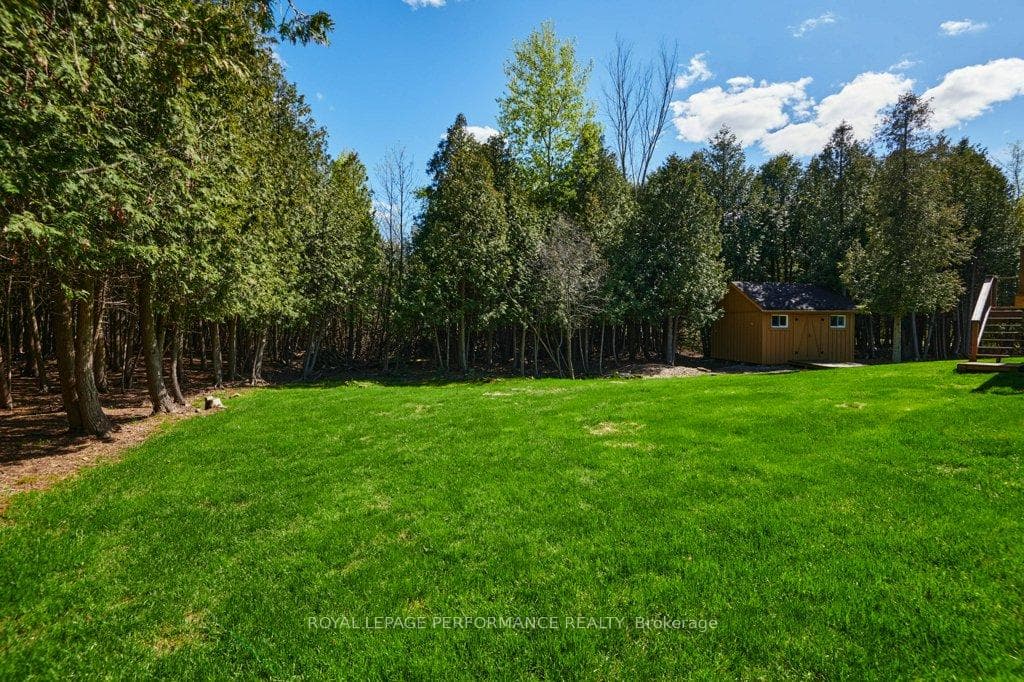 8040 Iveson Drive photo 34