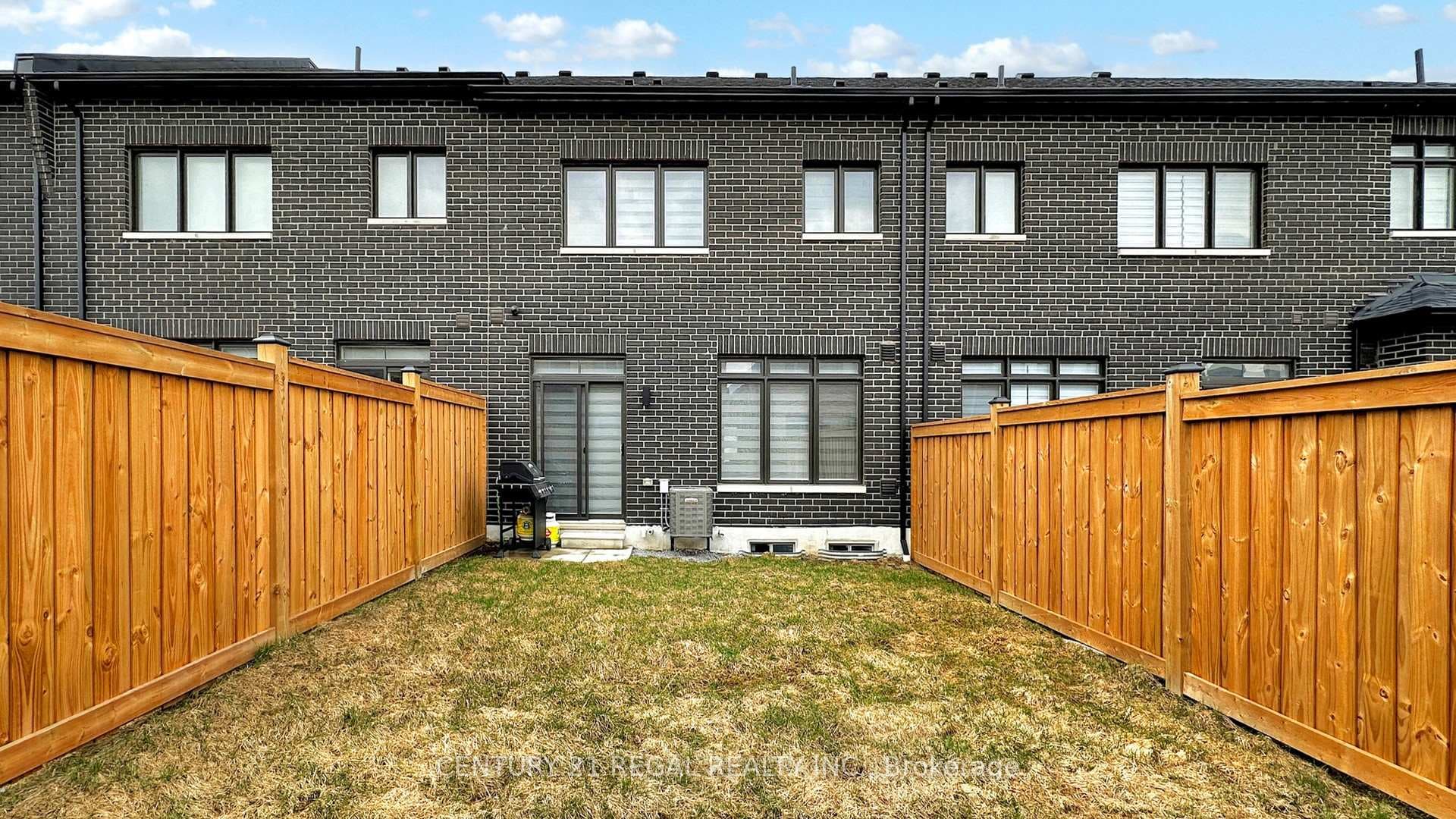 166 Ogston Crescent photo 30