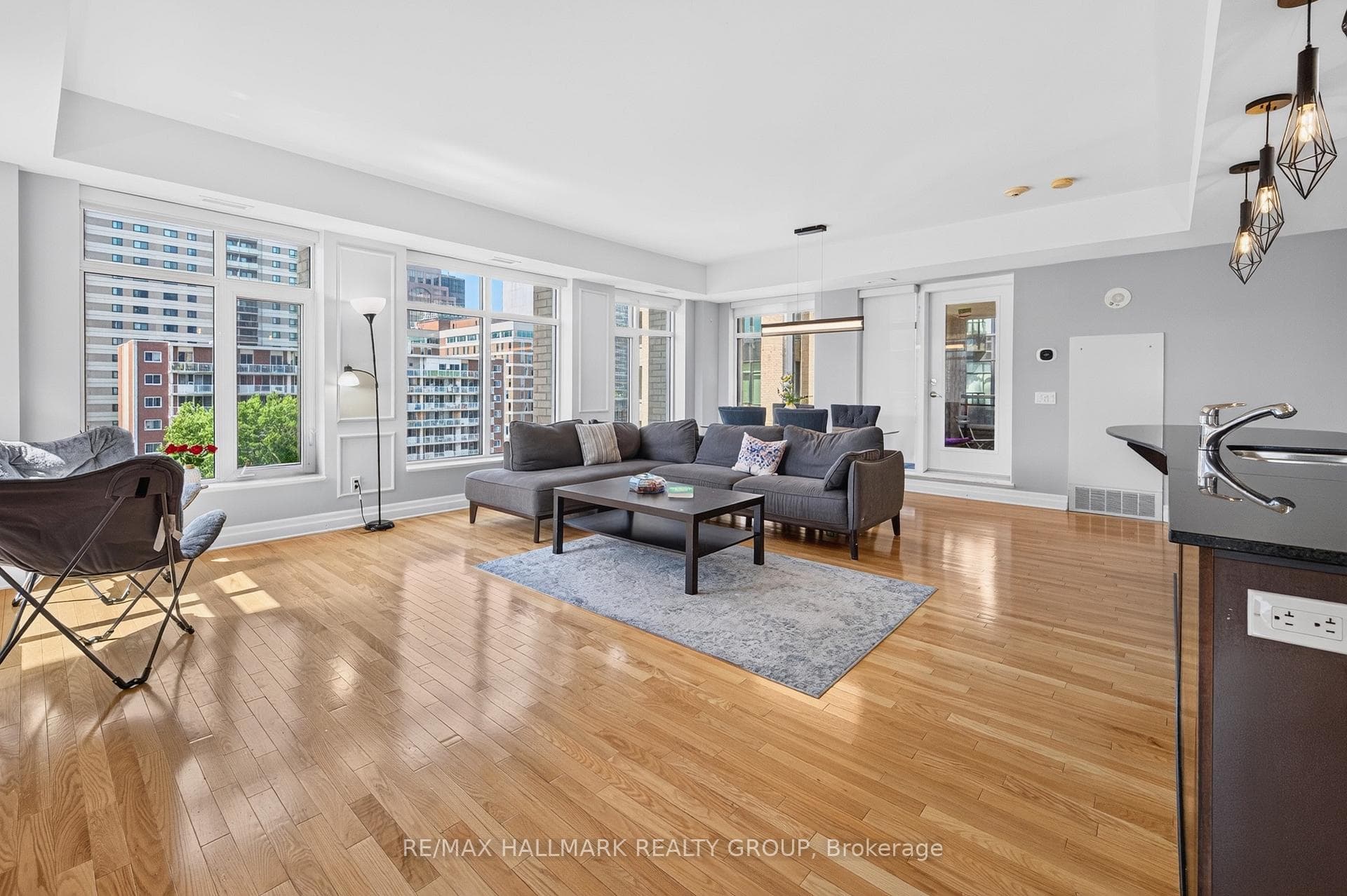 245 Kent Street Unit 909 photo 18
