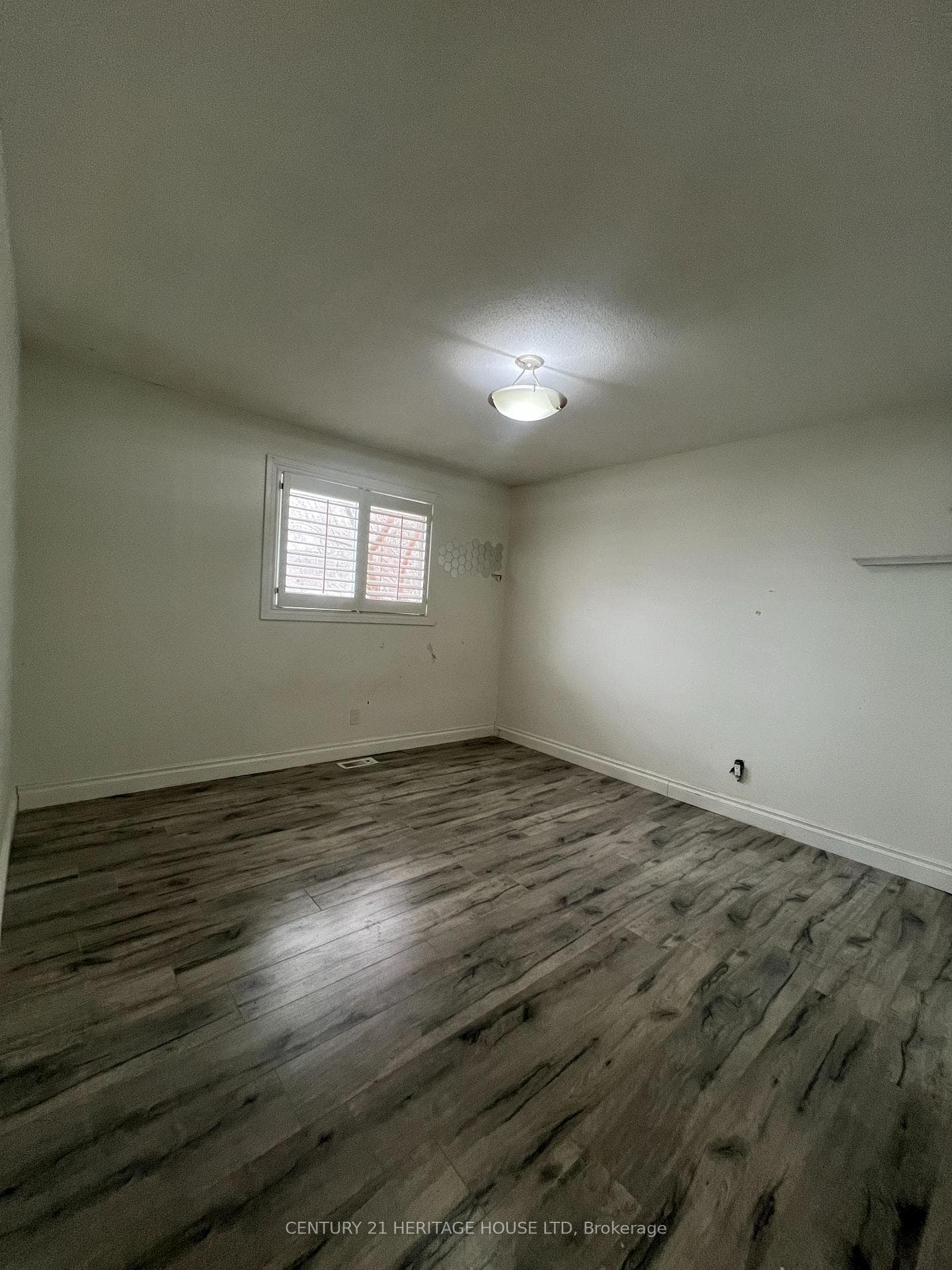 310 Elliott Street photo 32