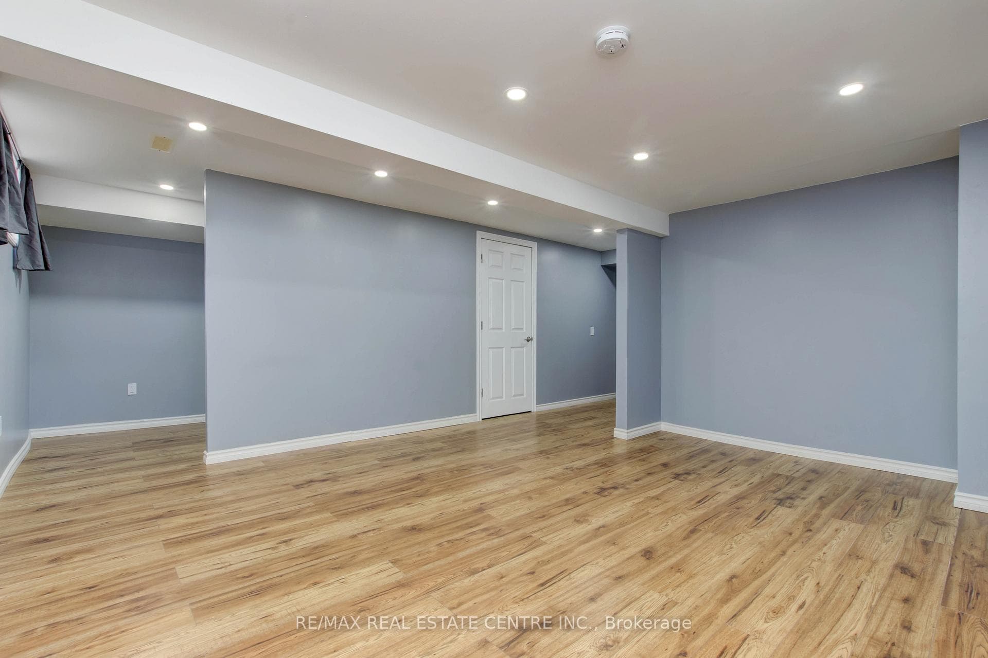 50 Davenport Crescent photo 32