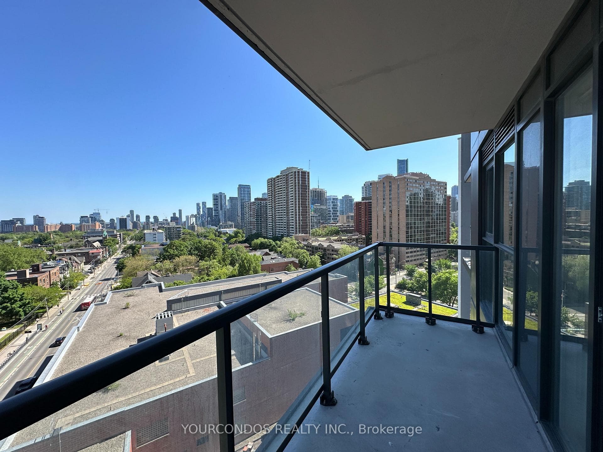 159 Wellesley Street Unit 806 photo 12