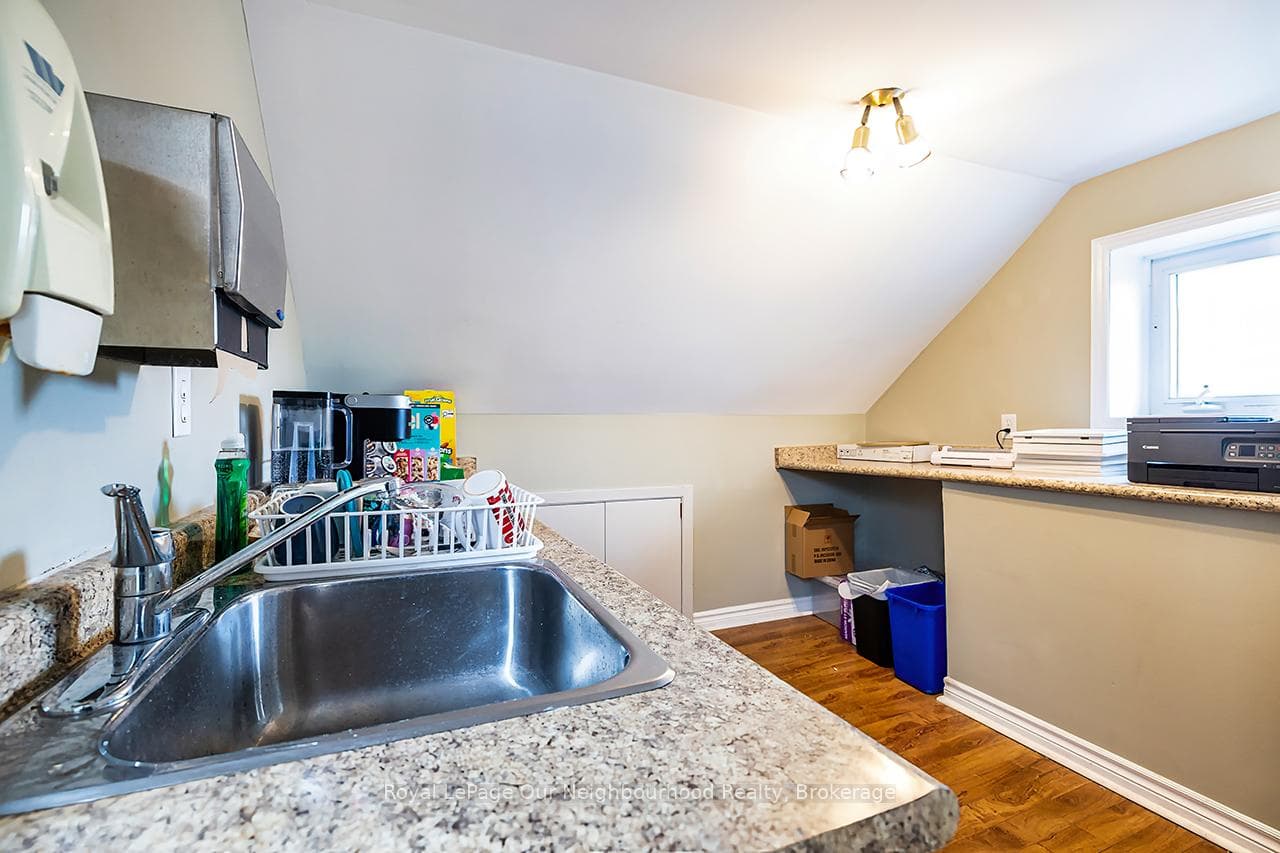 71 Albert Street photo 47