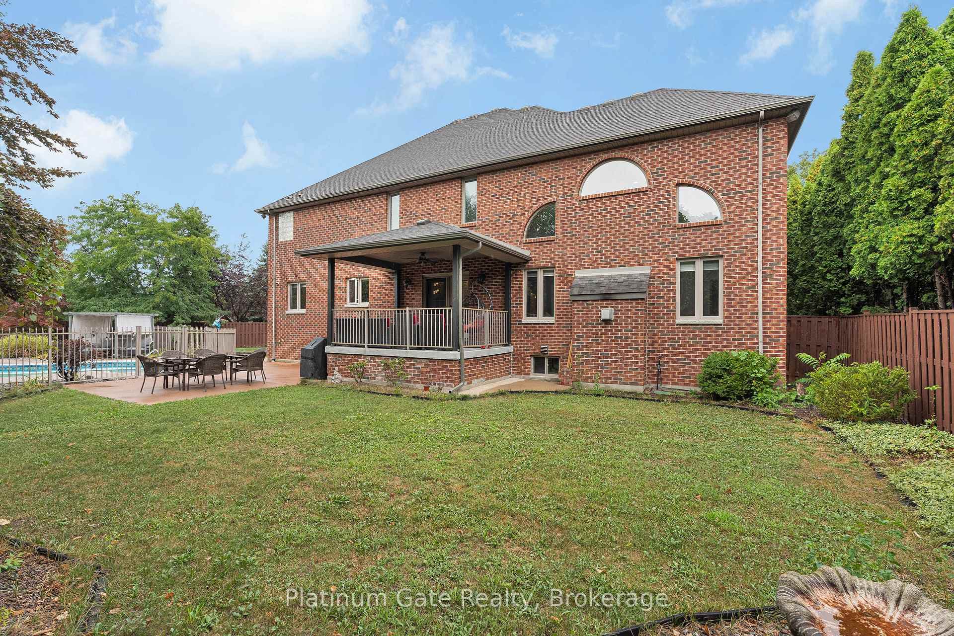 150 Seymour Crescent photo 12