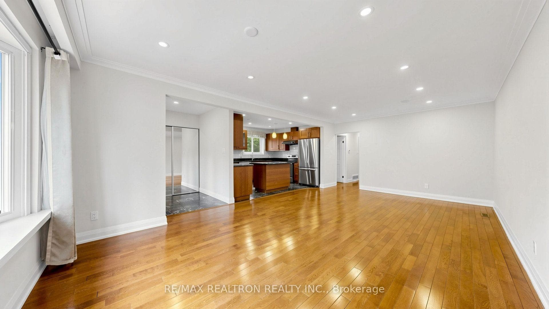 6 Albert Street photo 12