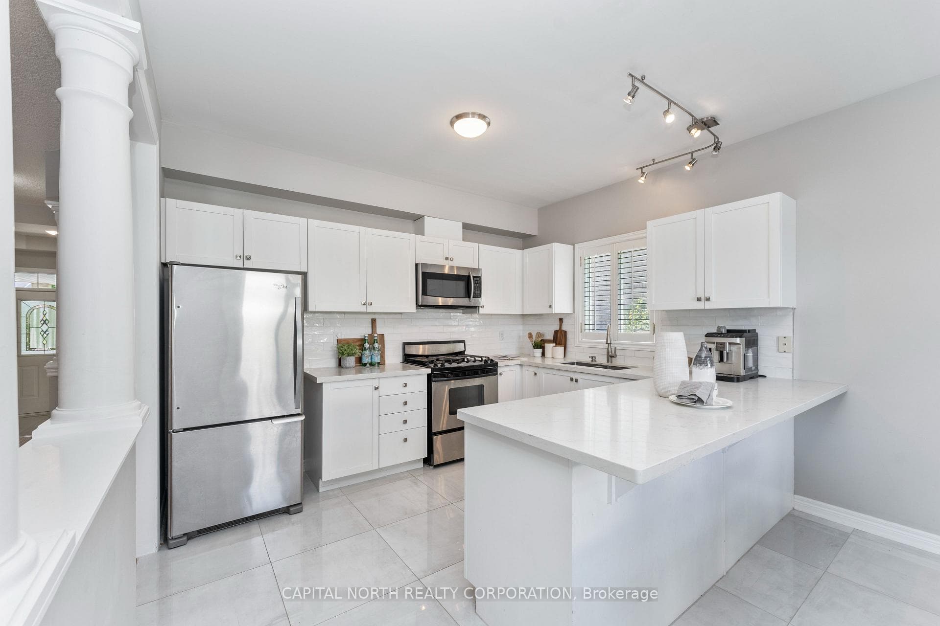 35 Aventura Crescent photo 11