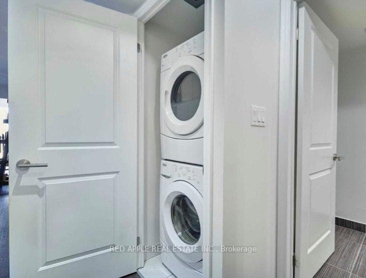 400 Adelaide Street Unit 716 photo 18
