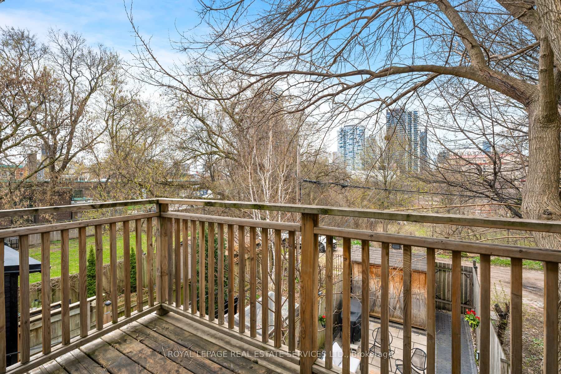 164 Munro Street photo 30