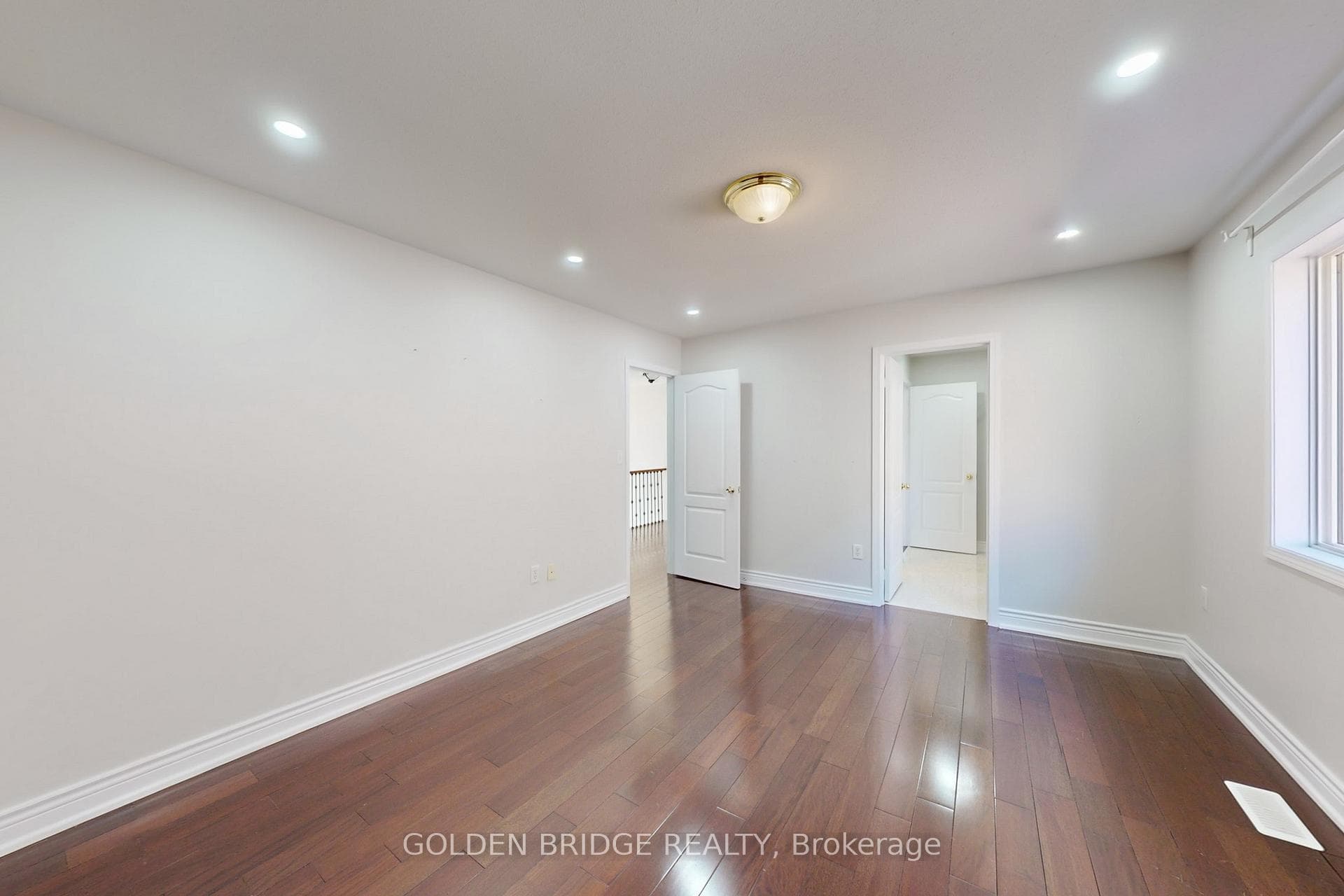 158 Worthington Avenue photo 30