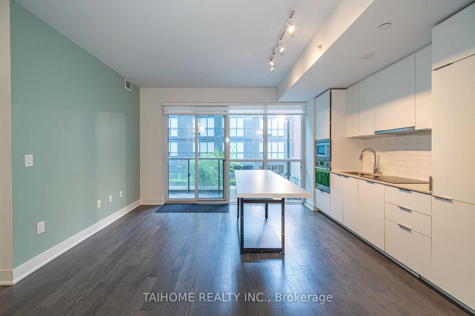 955 Bay Street Unit 307 photo 8
