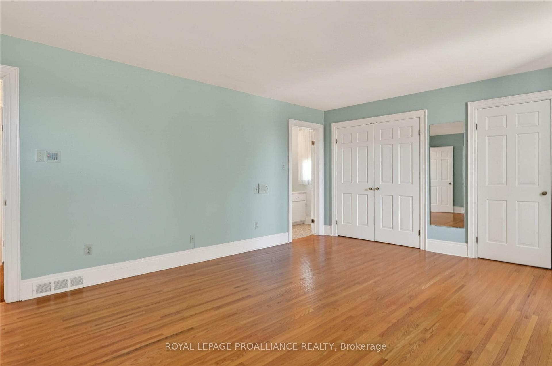 1285 Brealey Drive photo 23