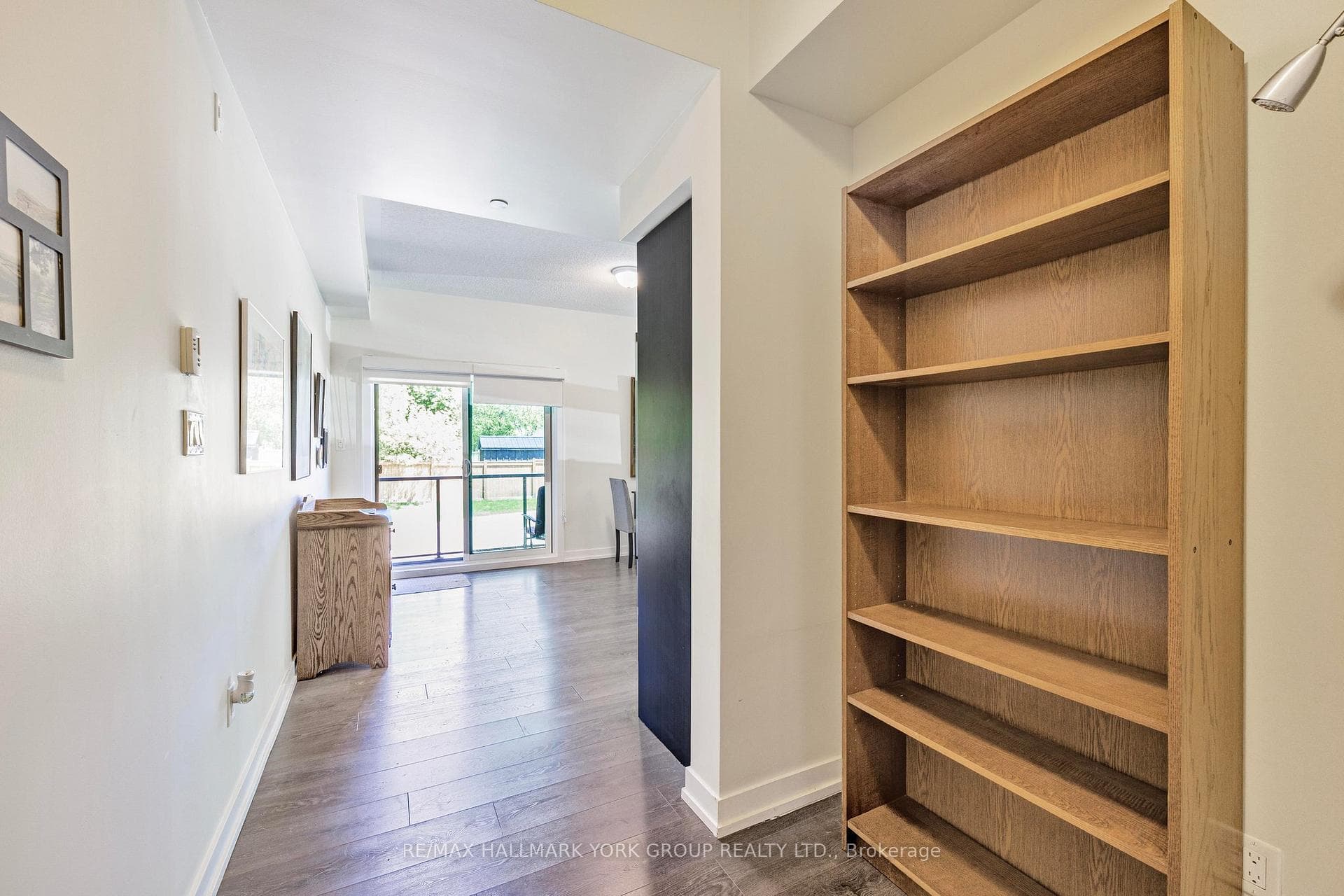 69 Boyne Street Unit 107 photo 8