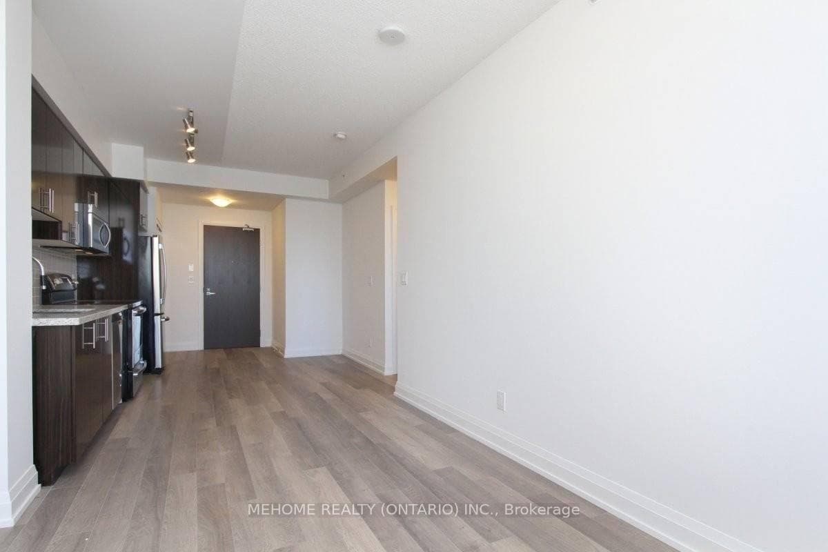 7161 Yonge Street Unit 1135 photo 9