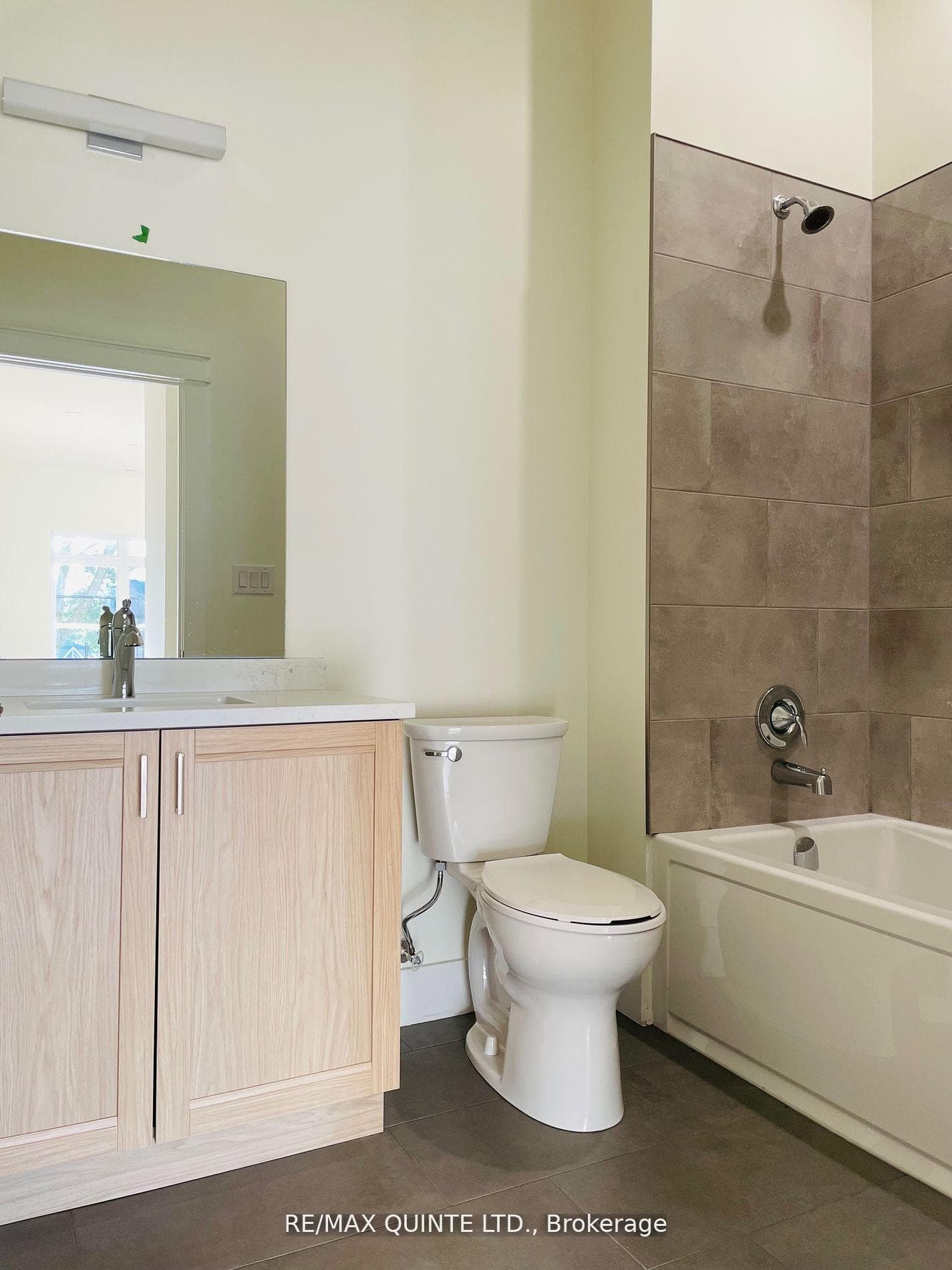17 Cleave Avenue Unit 101 photo 18