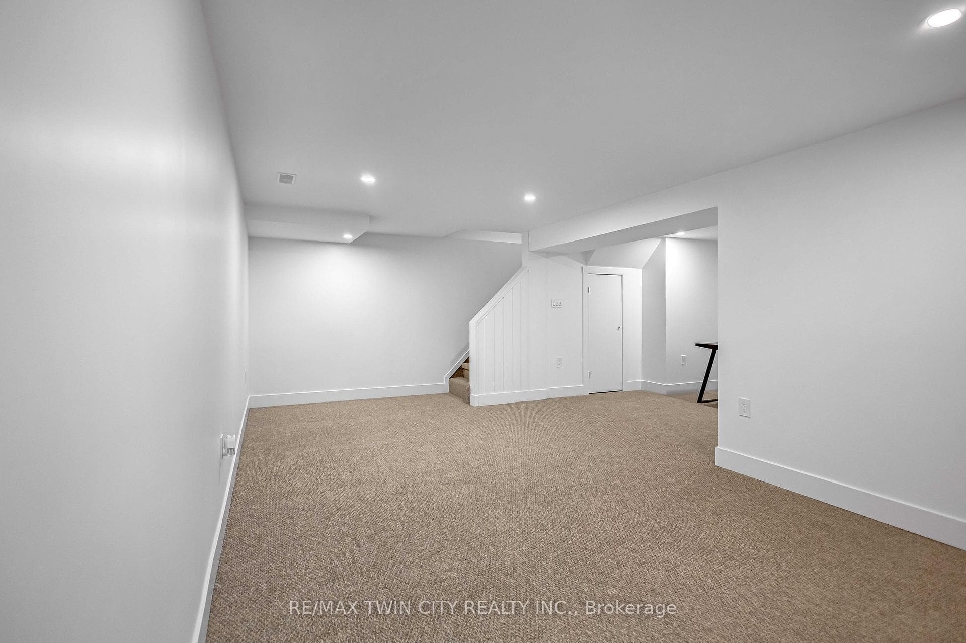 34 Oakhill Drive Unit 20B photo 27