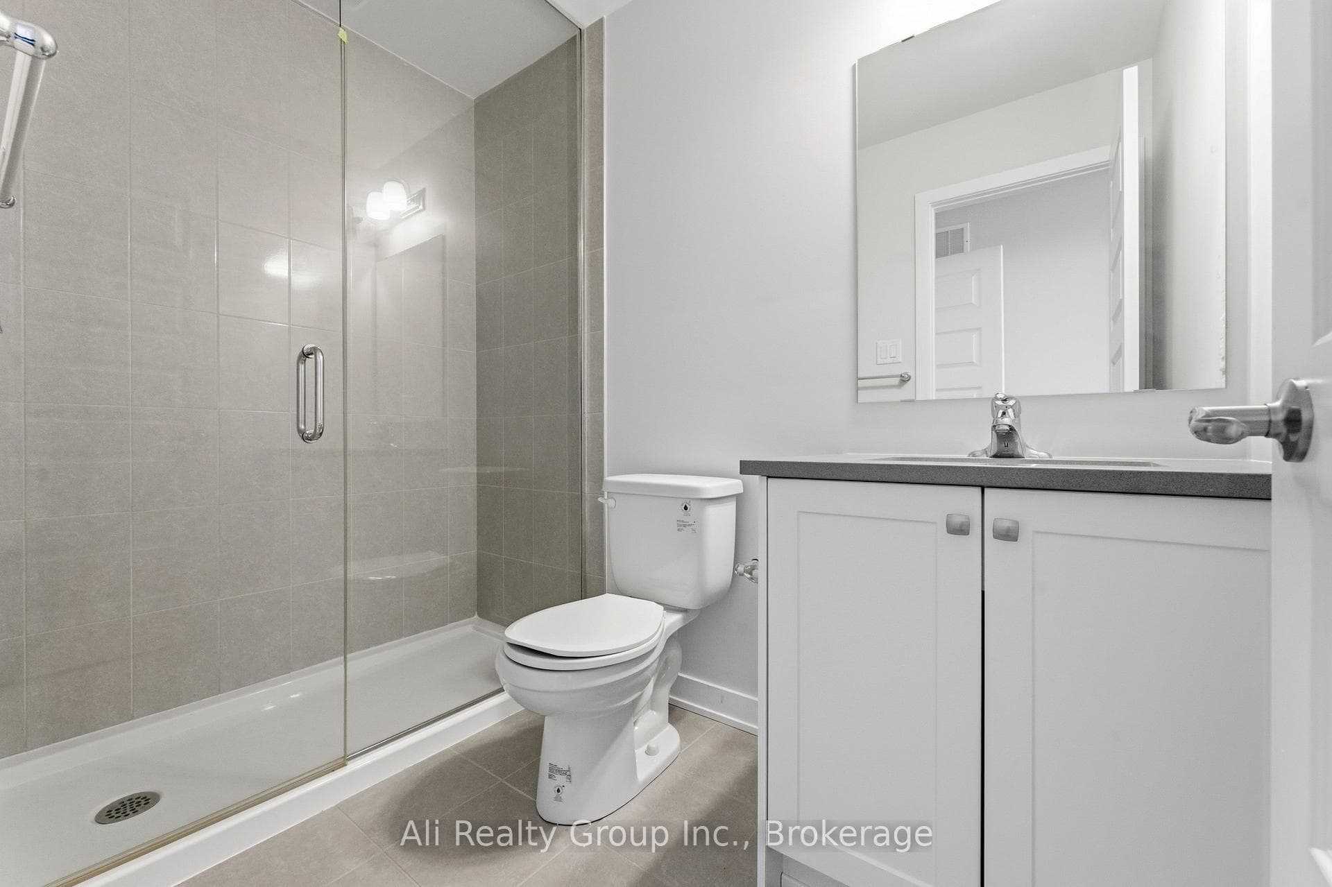 750 Kinstead Private photo 31