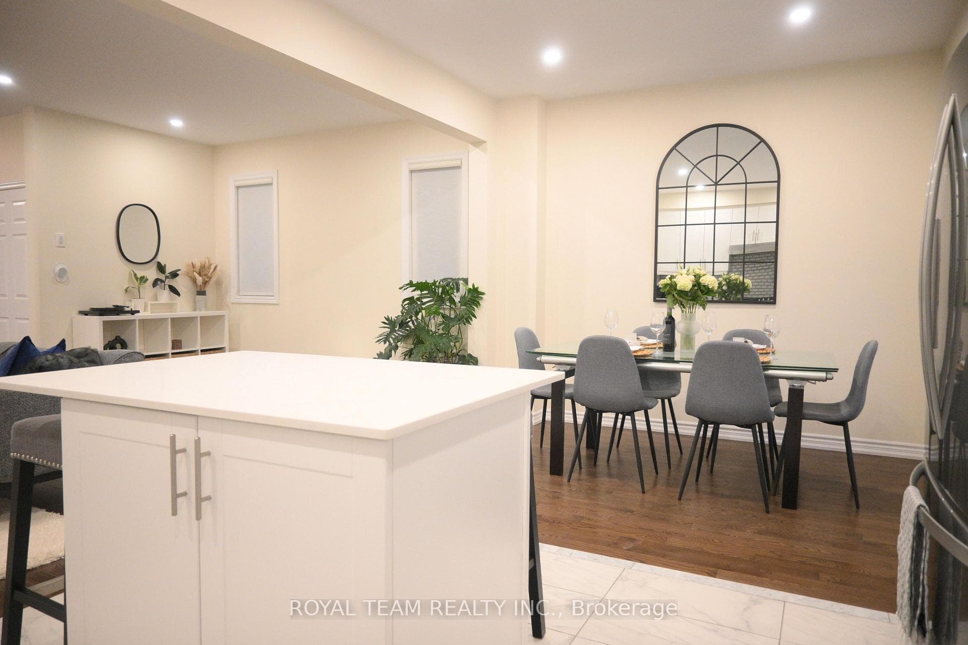 450 Rita's Avenue photo 10