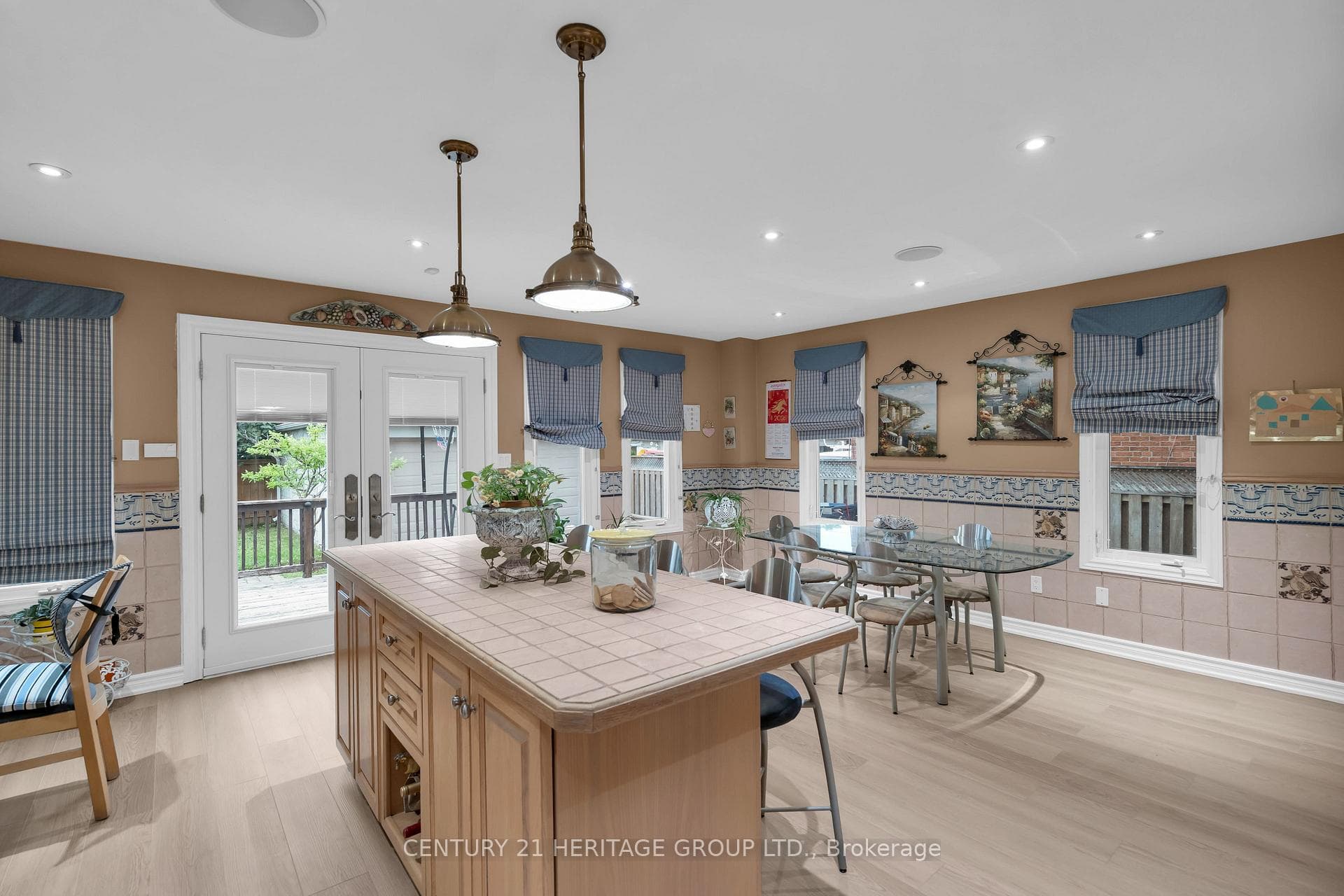 33 Sanderstead Avenue photo 16