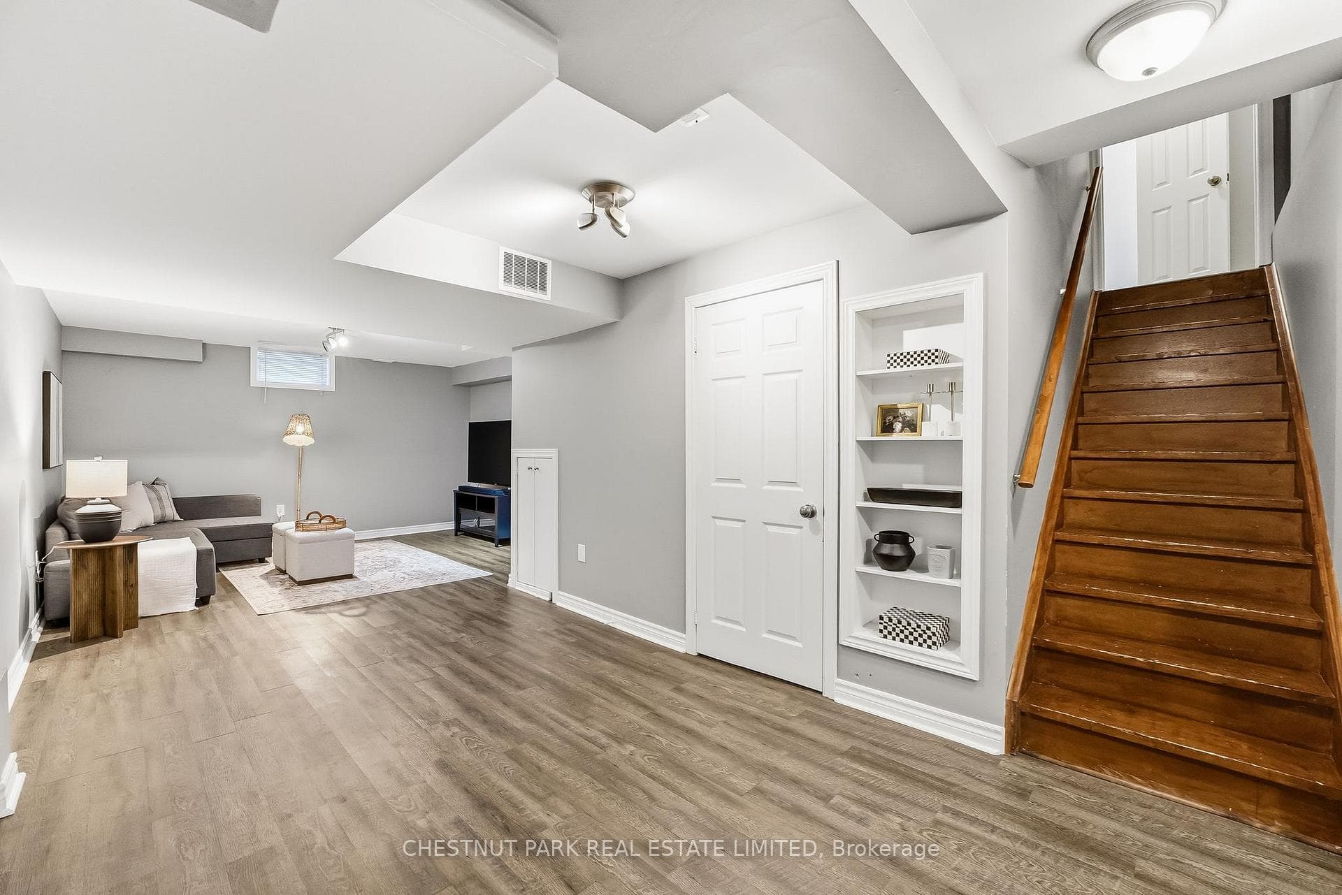 55 Apple Tree Crescent photo 30