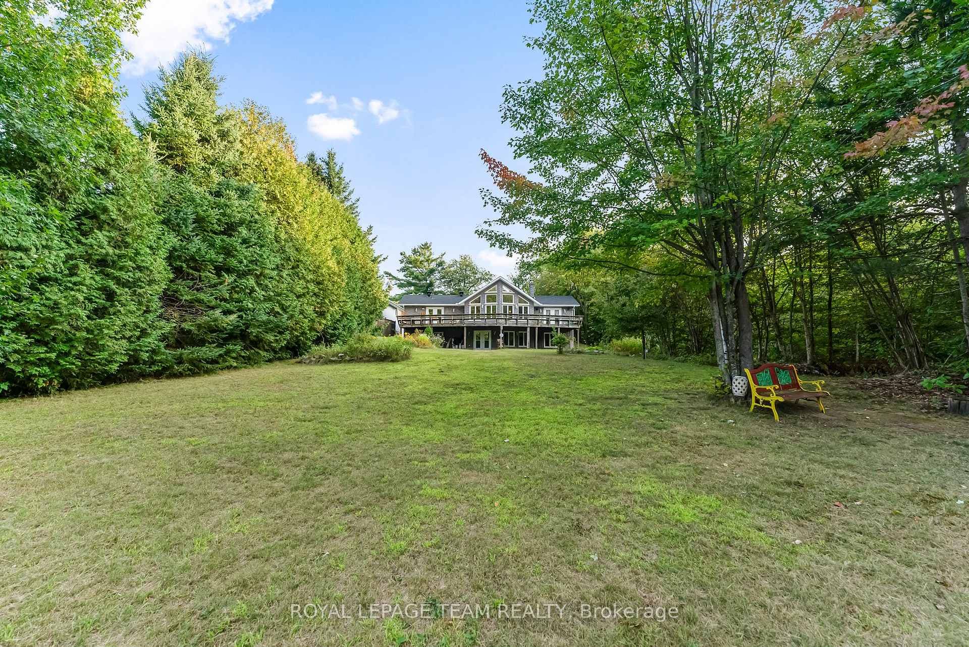 1349 Victoria Street photo 38