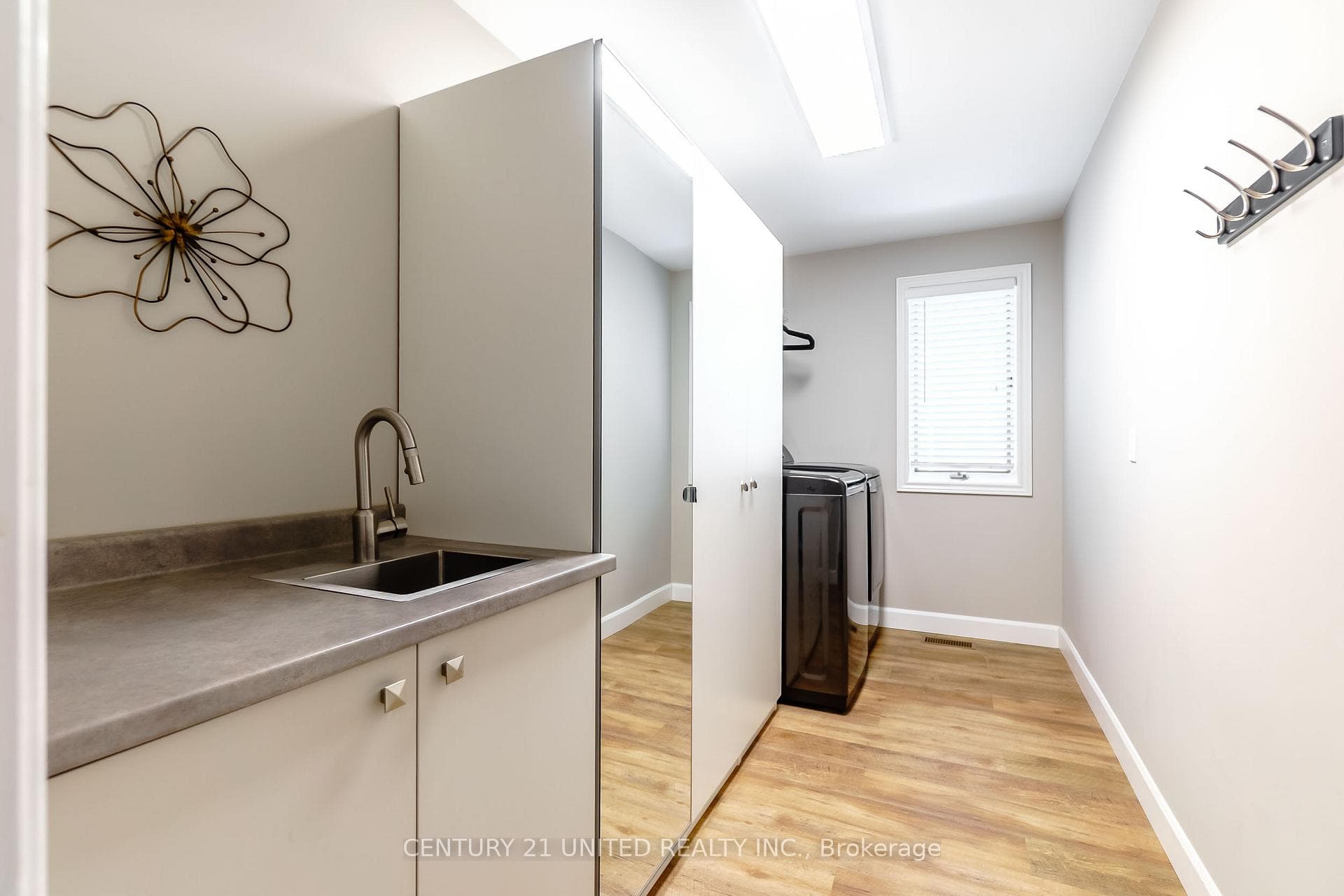 1691 Forster Avenue photo 24