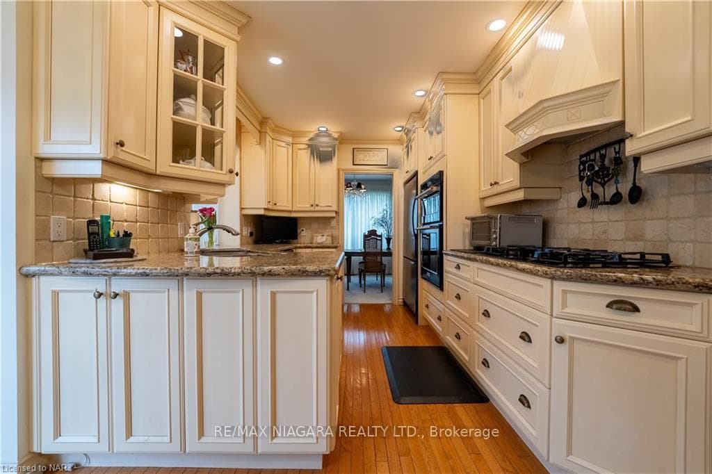 7195 Cambridge Street photo 11