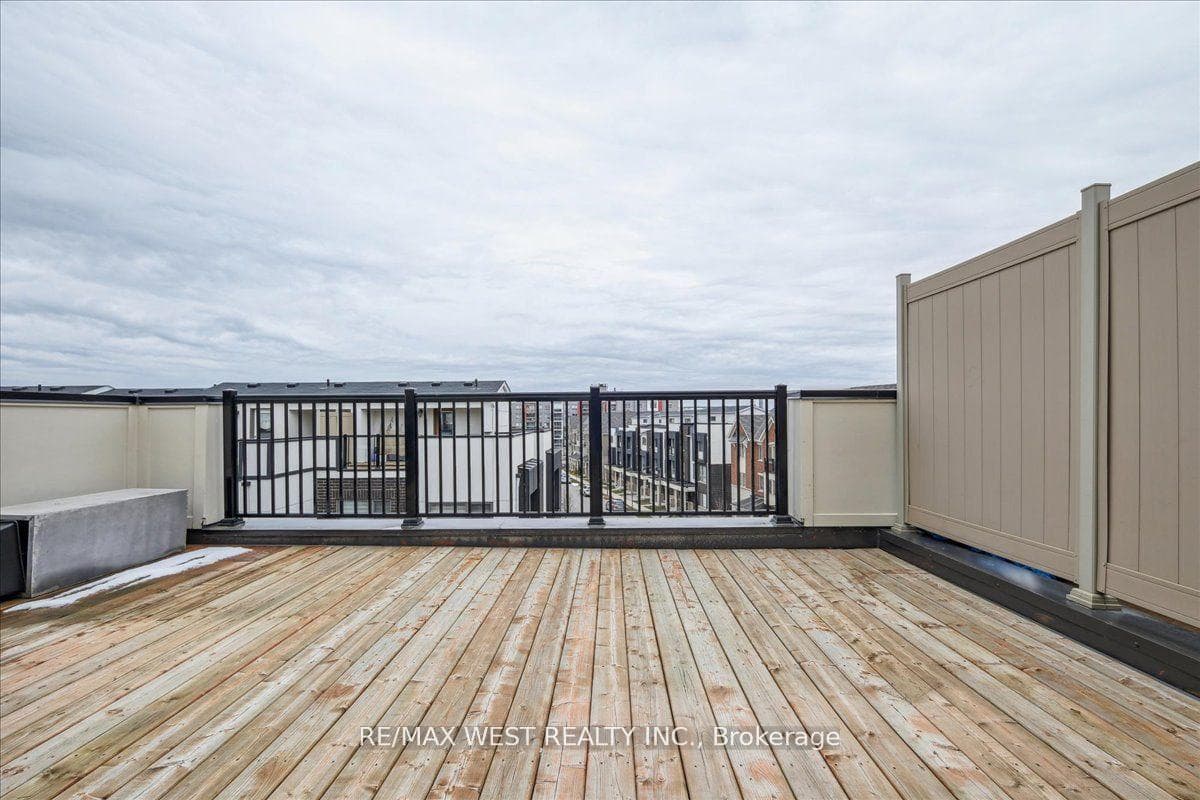 82 Cornell Centre Boulevard photo 18