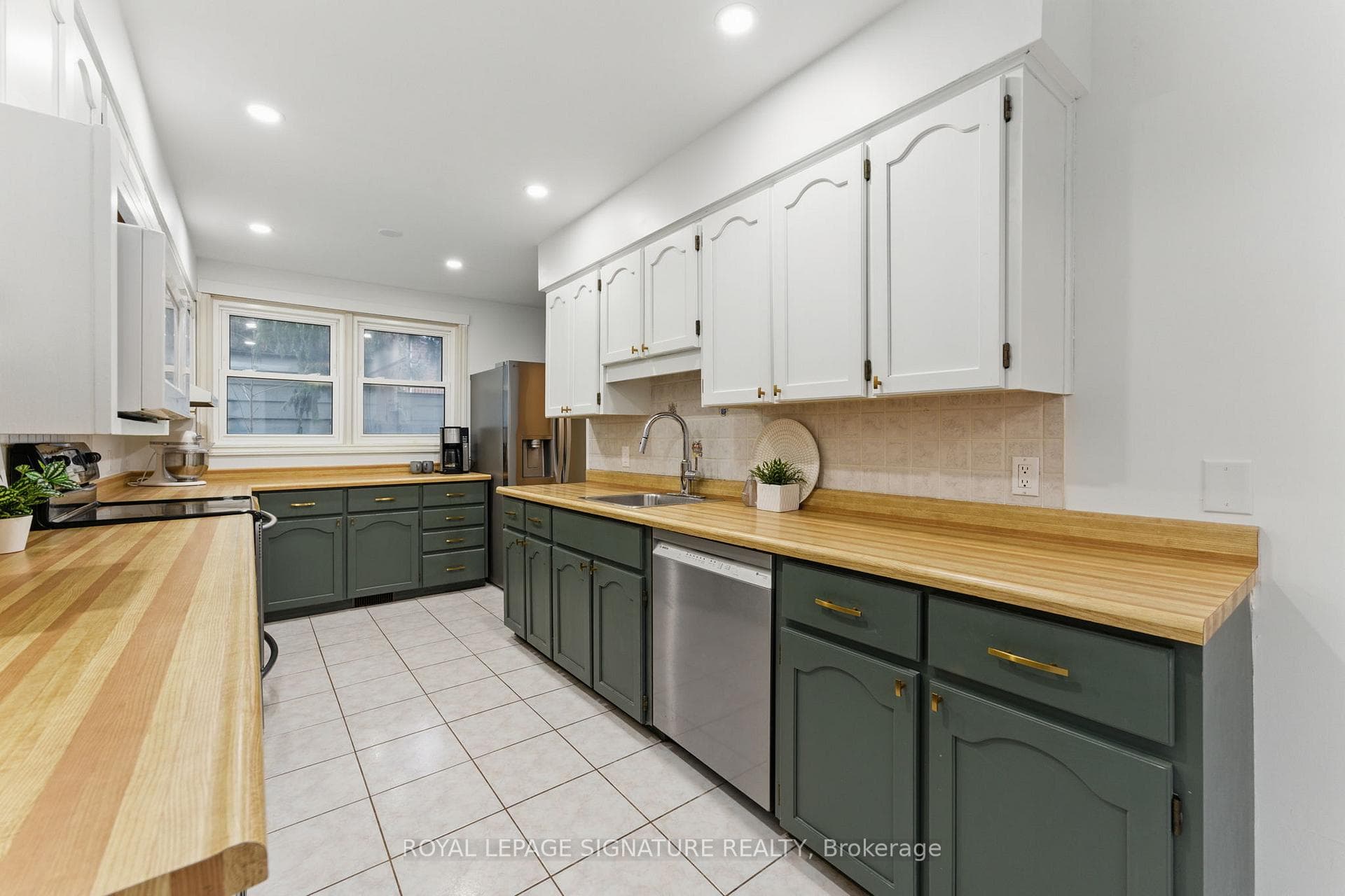 281 Halton Avenue photo 19