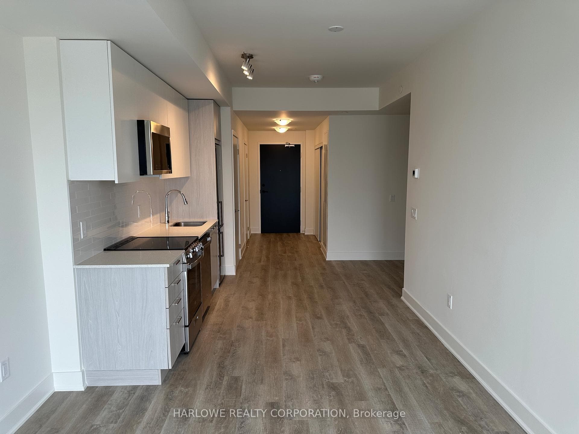 185 Deerfield Road Unit 1301 photo 2