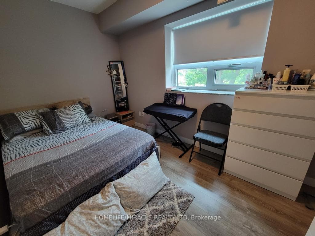250 Albert Street Unit 207 photo 3