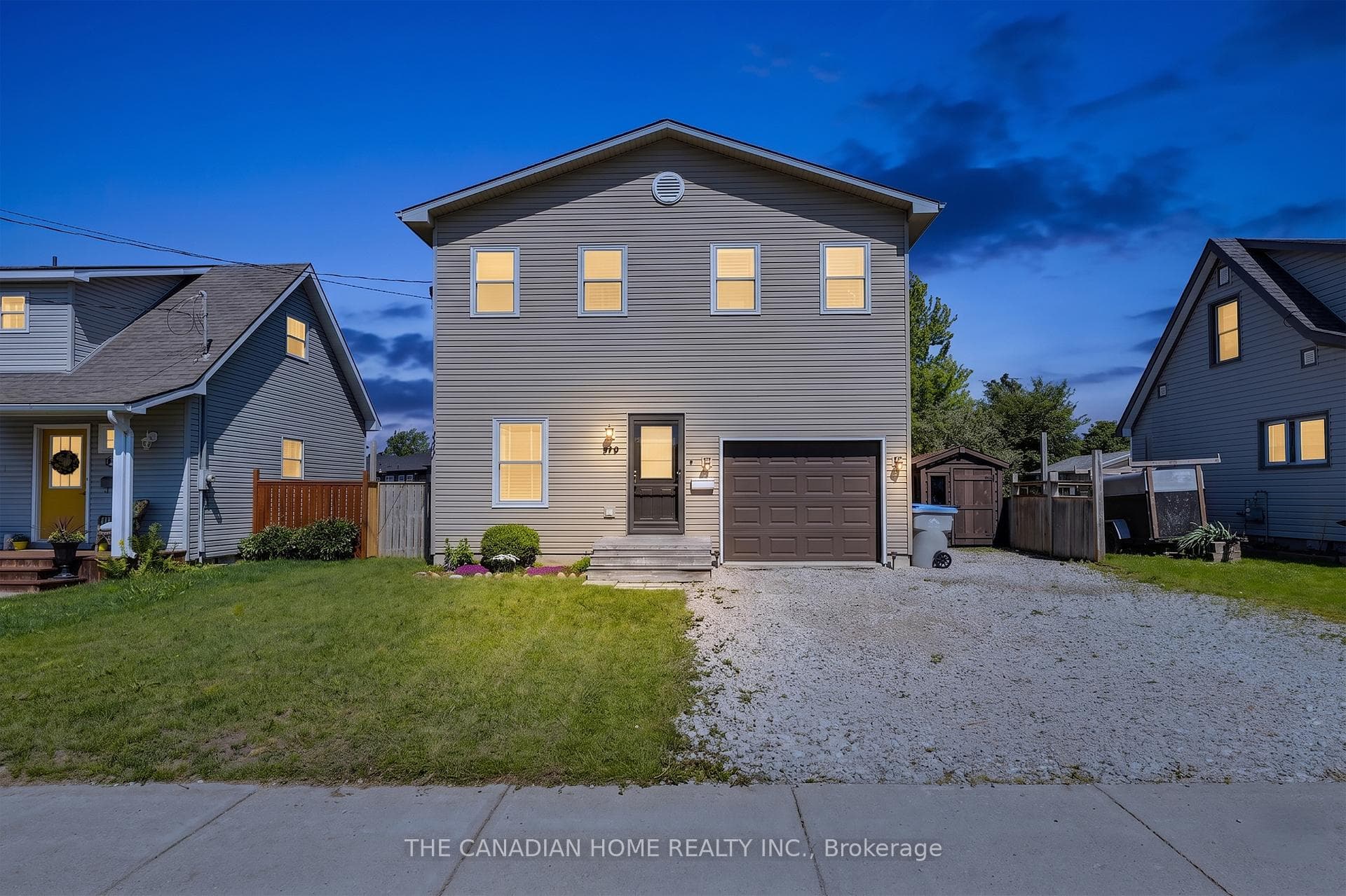 219 PICTON Street photo 41